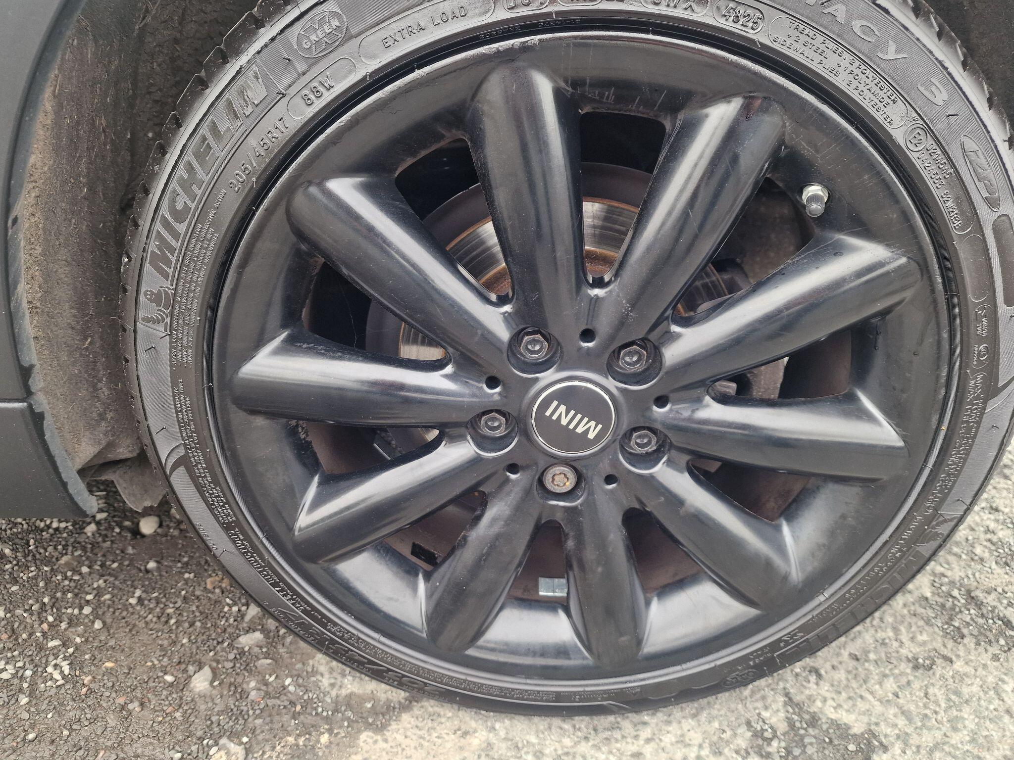 MINI Hatch view 41