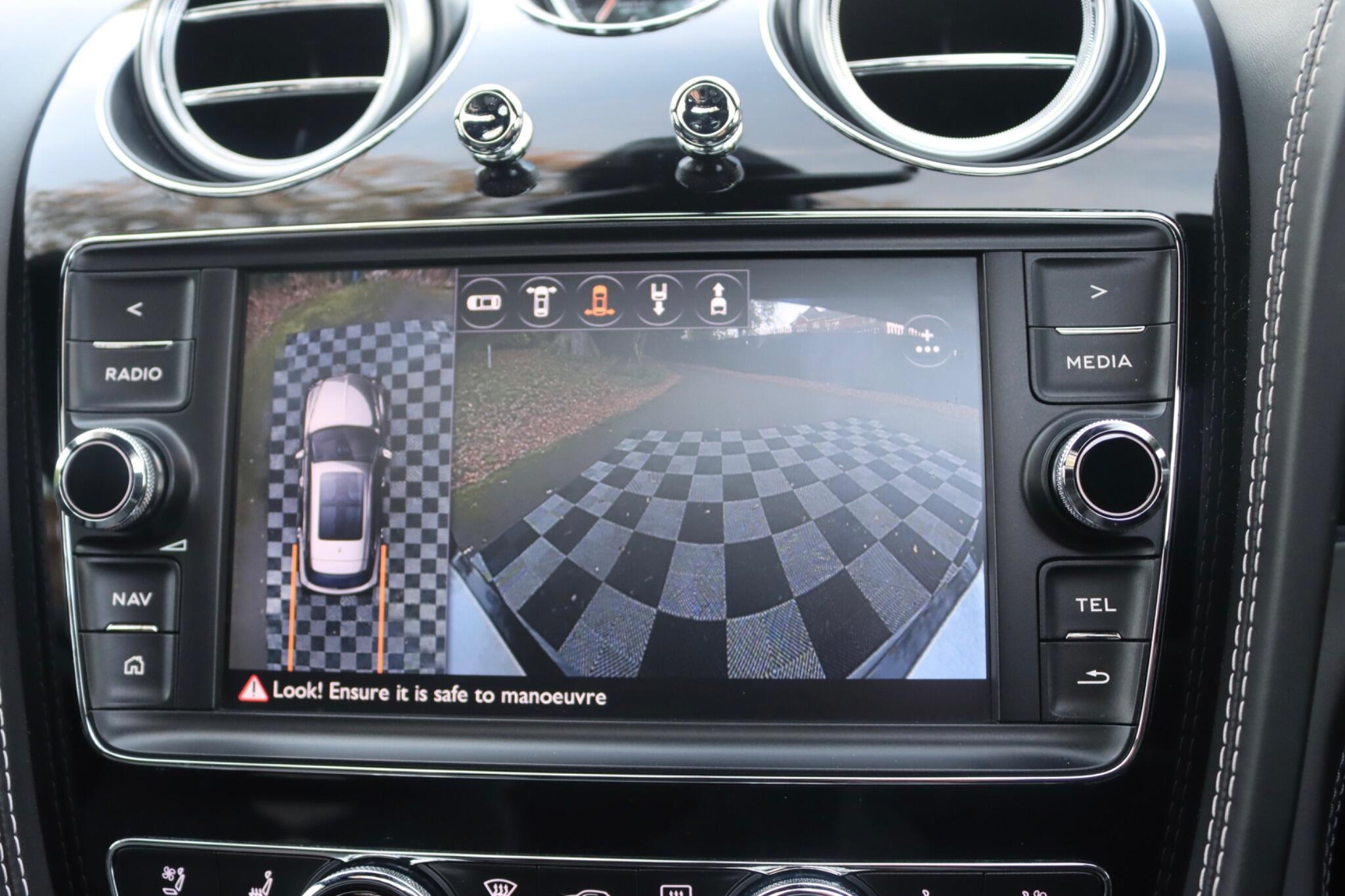 Bentley Bentayga view 73