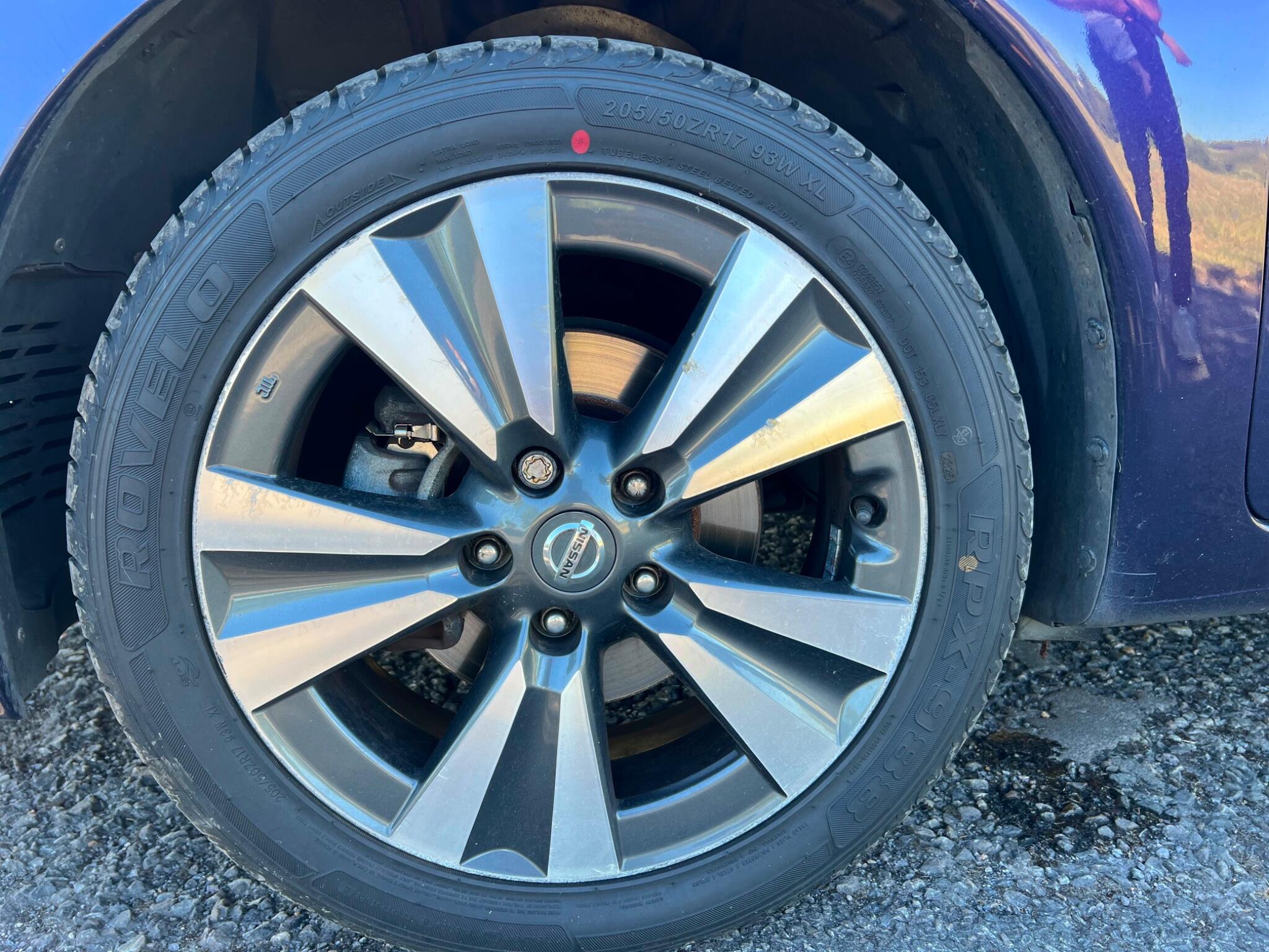 Nissan Pulsar view 23