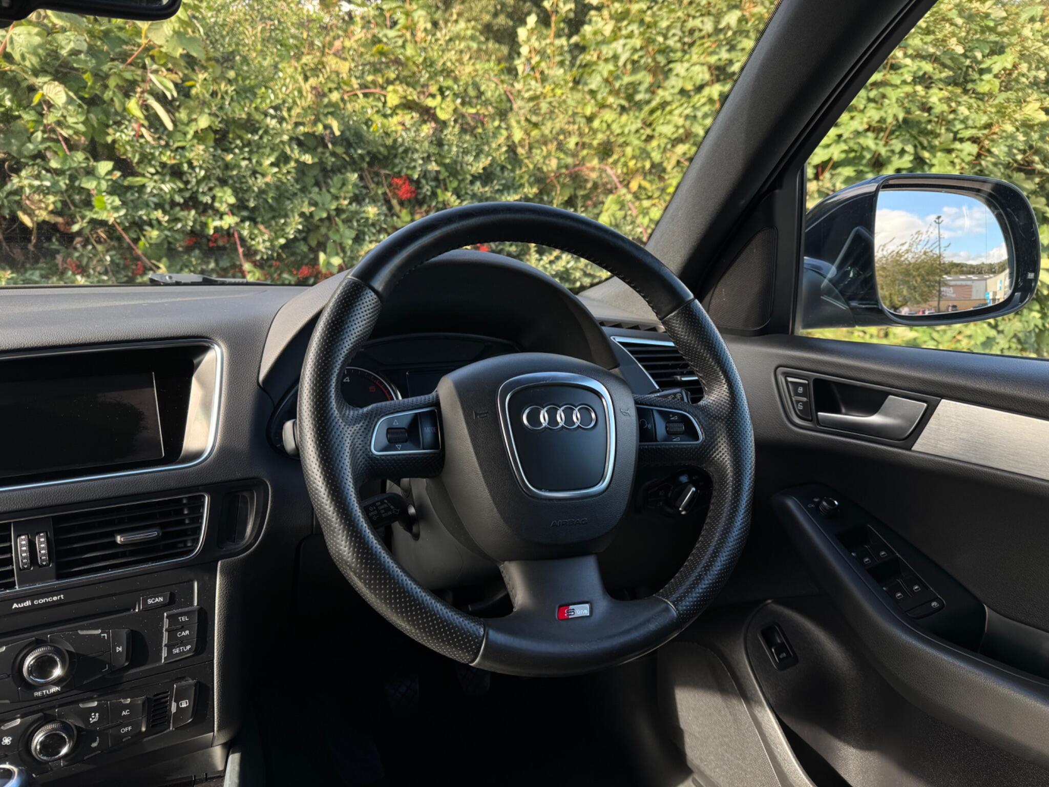 Audi Q5 view 19