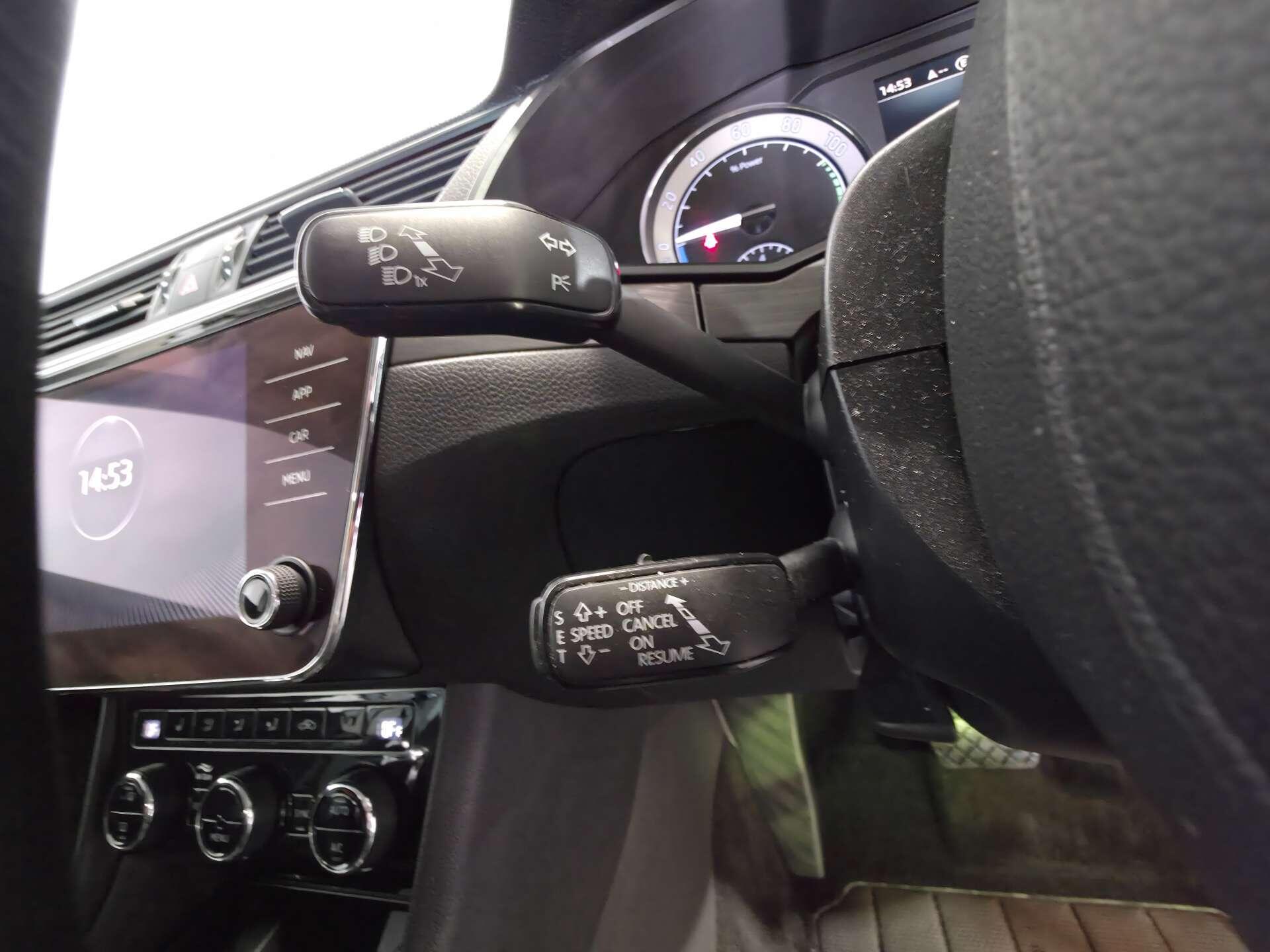 Skoda Superb view 38