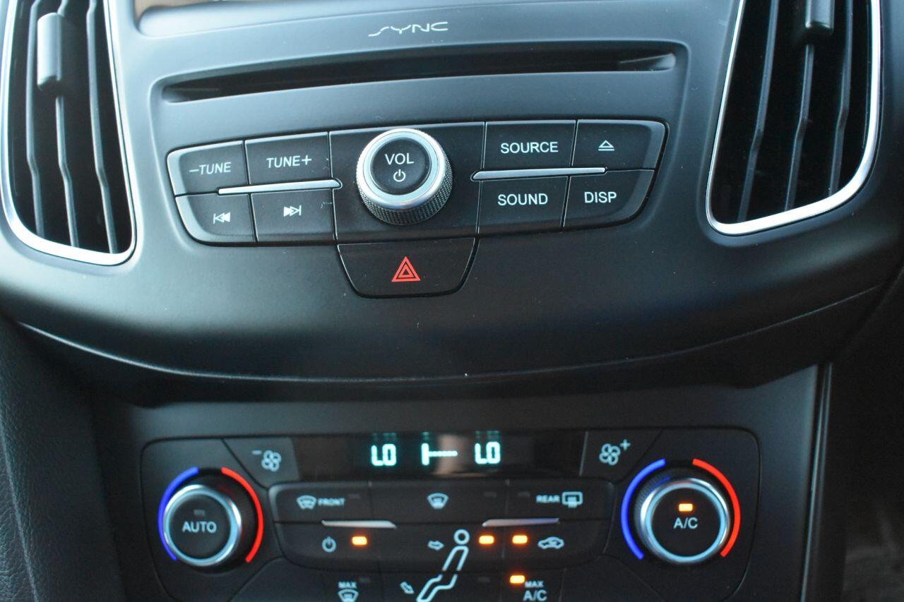 Ford Focus view 25