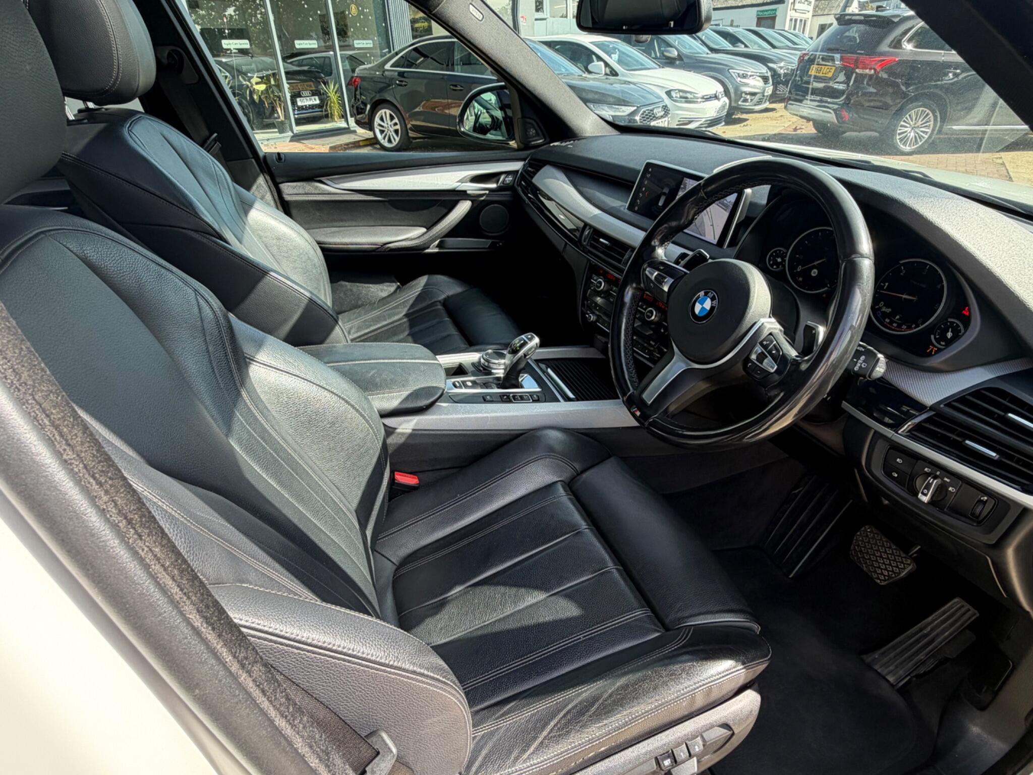 BMW X5 view 9