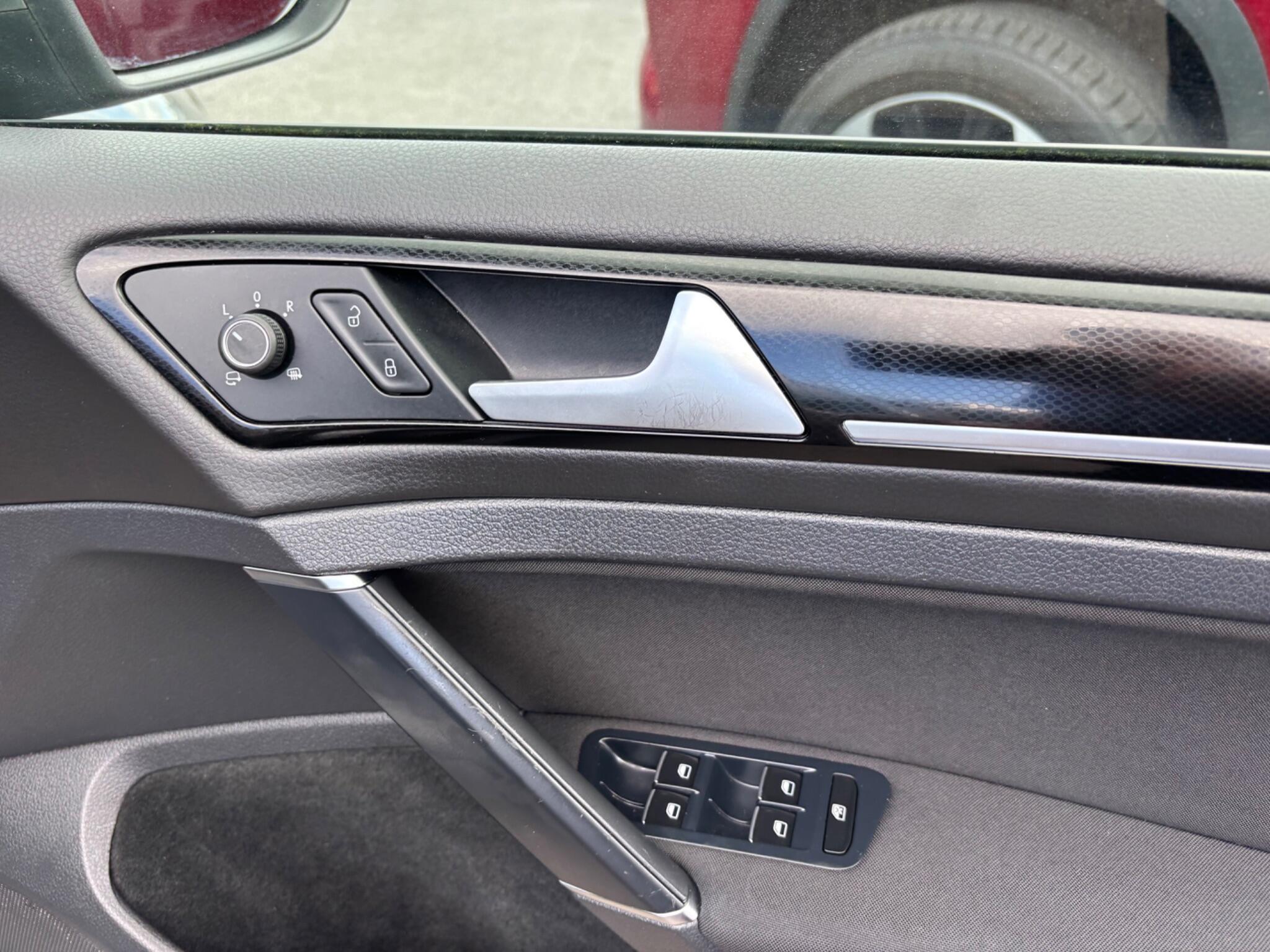 Volkswagen Golf view 23