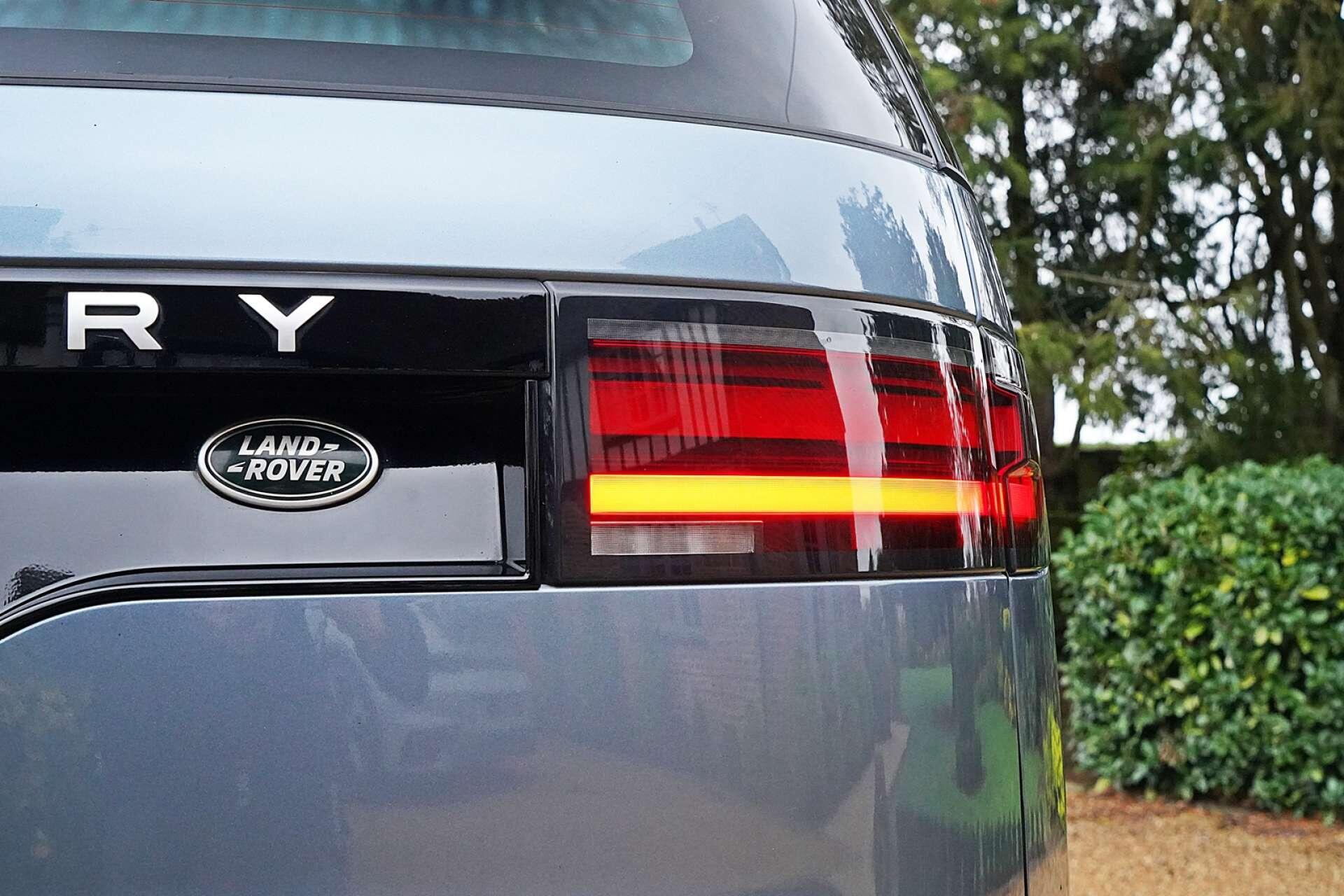 Land Rover Discovery view 6