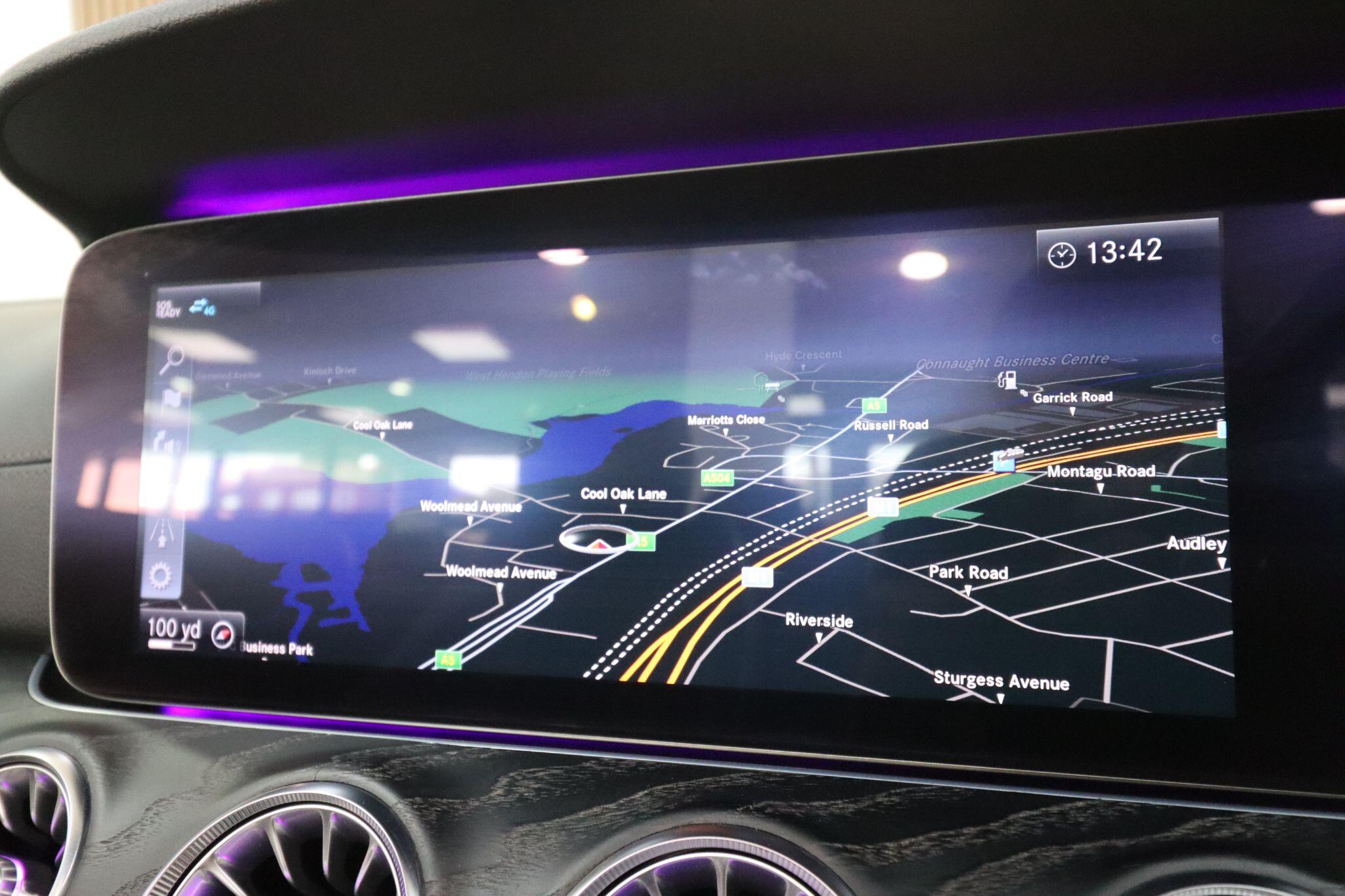 Mercedes-Benz E Class view 31
