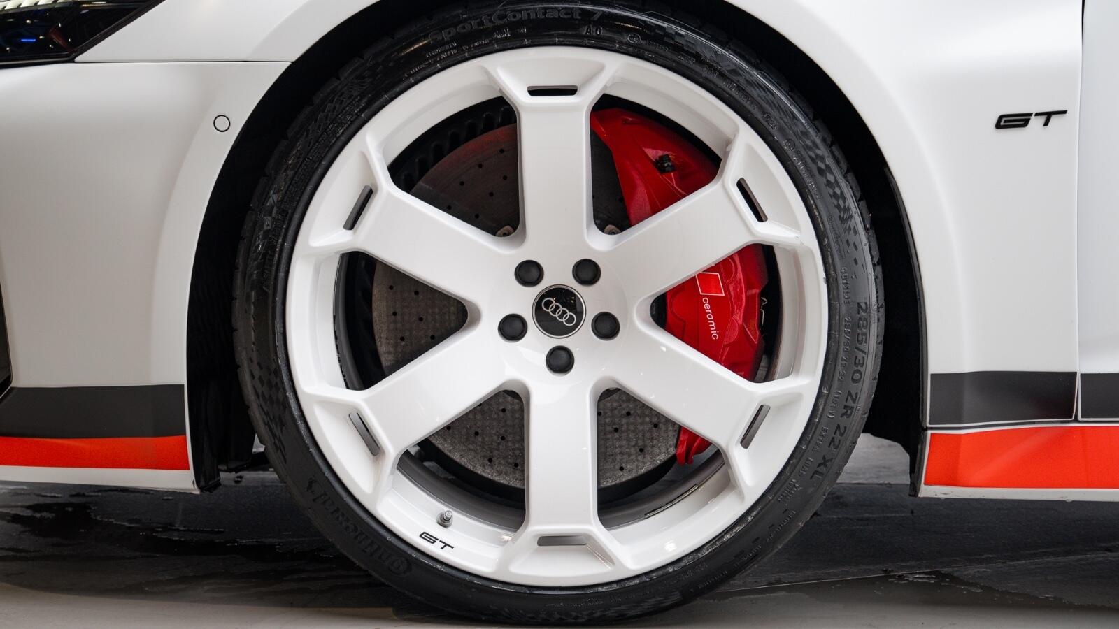 Audi RS6 Avant view 51