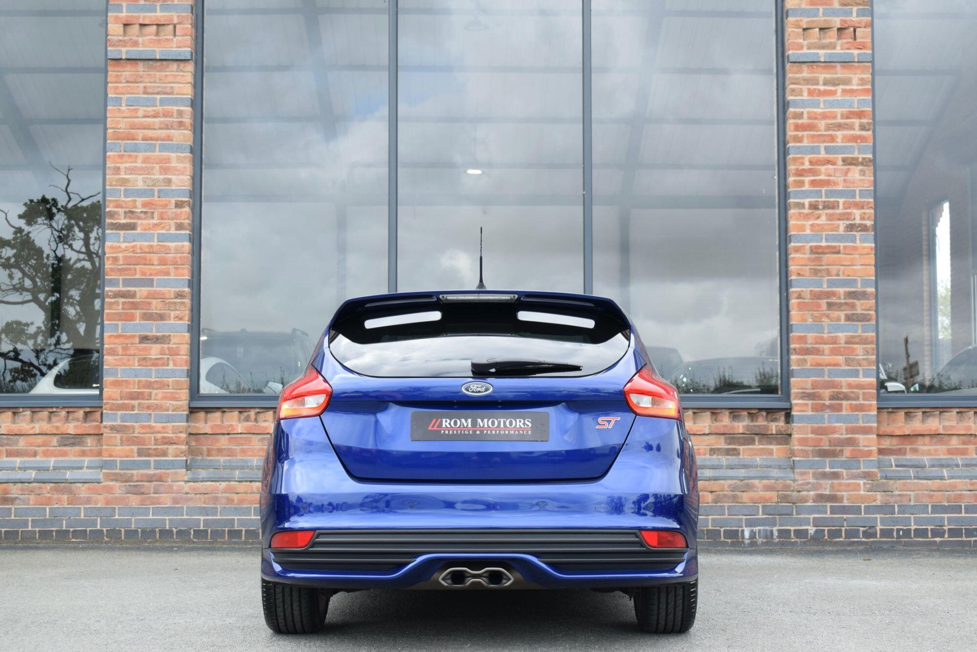 Ford Focus view 6