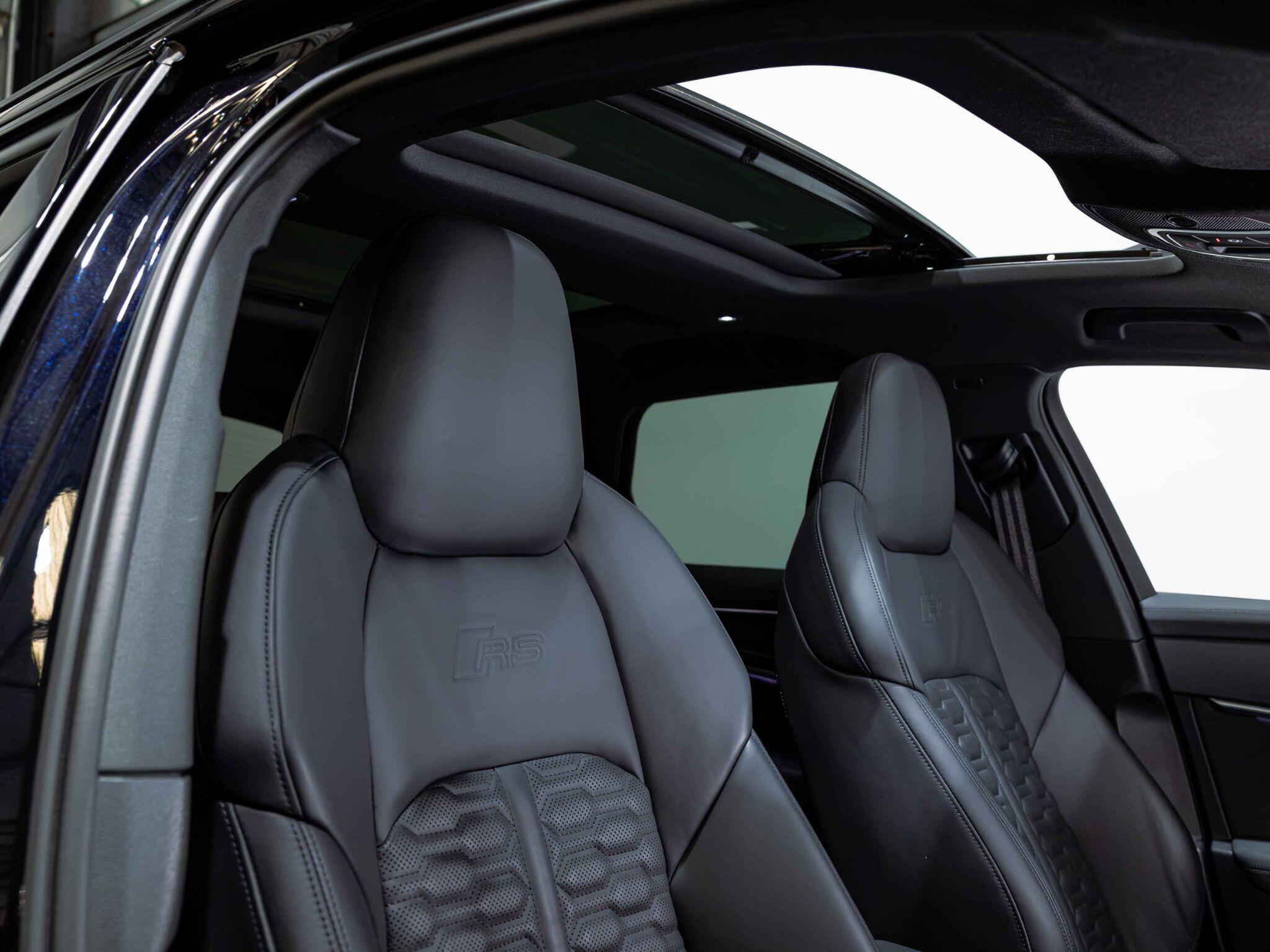 Audi RS6 Avant view 3