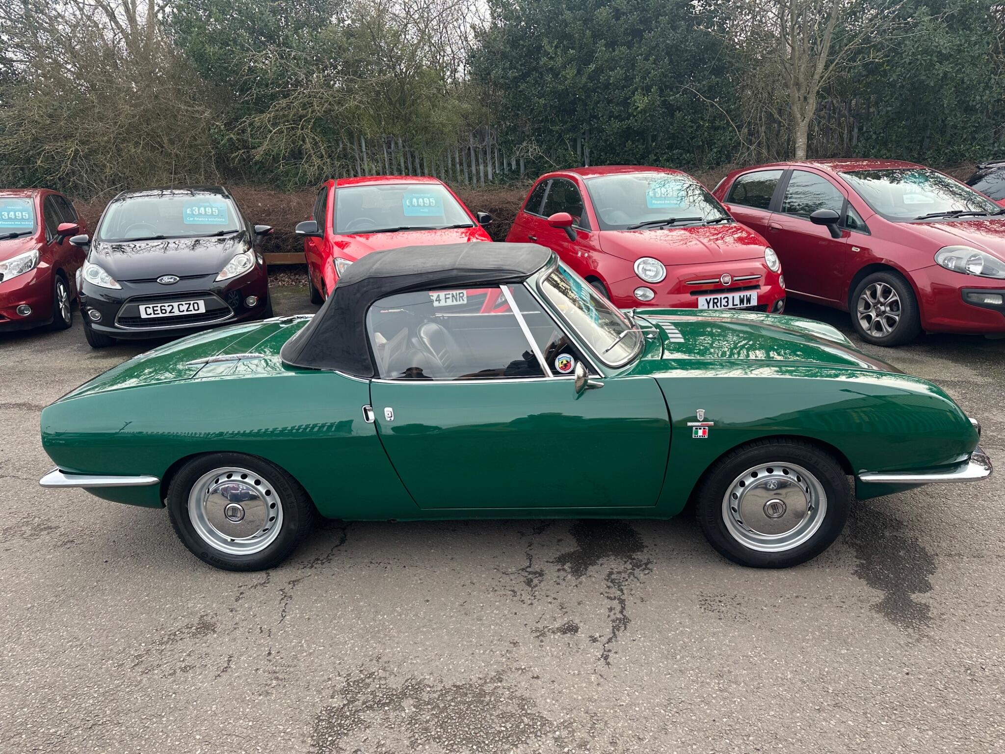 Fiat 850 view 4