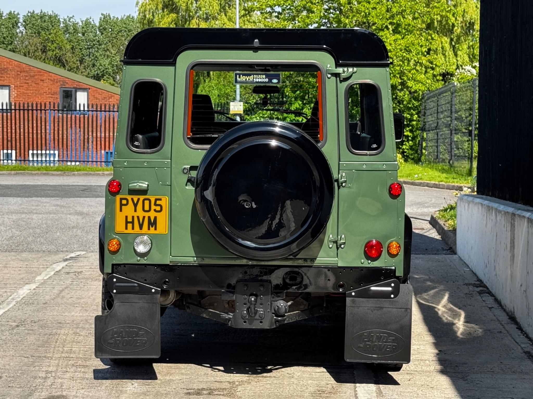 Land Rover Defender view 11