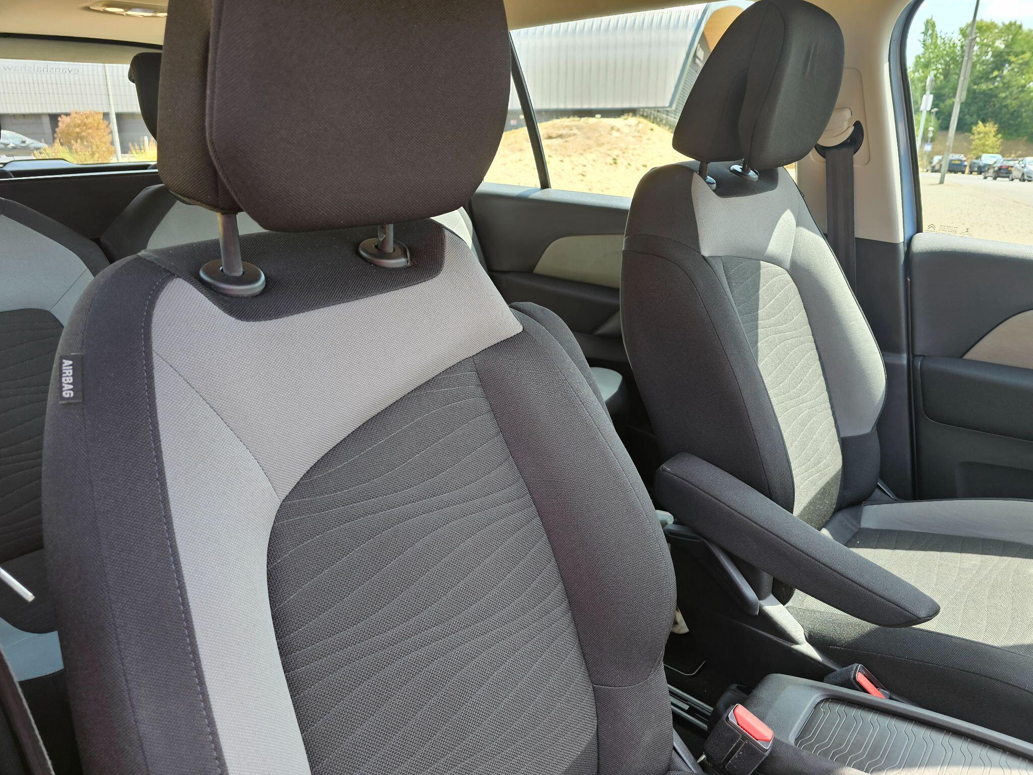 Citroen Grand C4 Picasso view 33