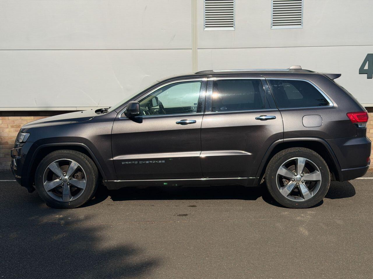 Jeep Grand Cherokee view 28