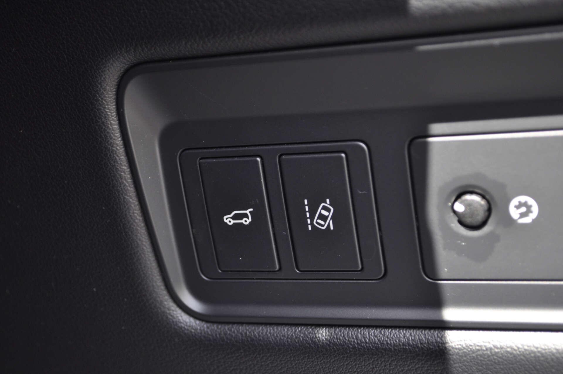 Land Rover Range Rover Sport view 28