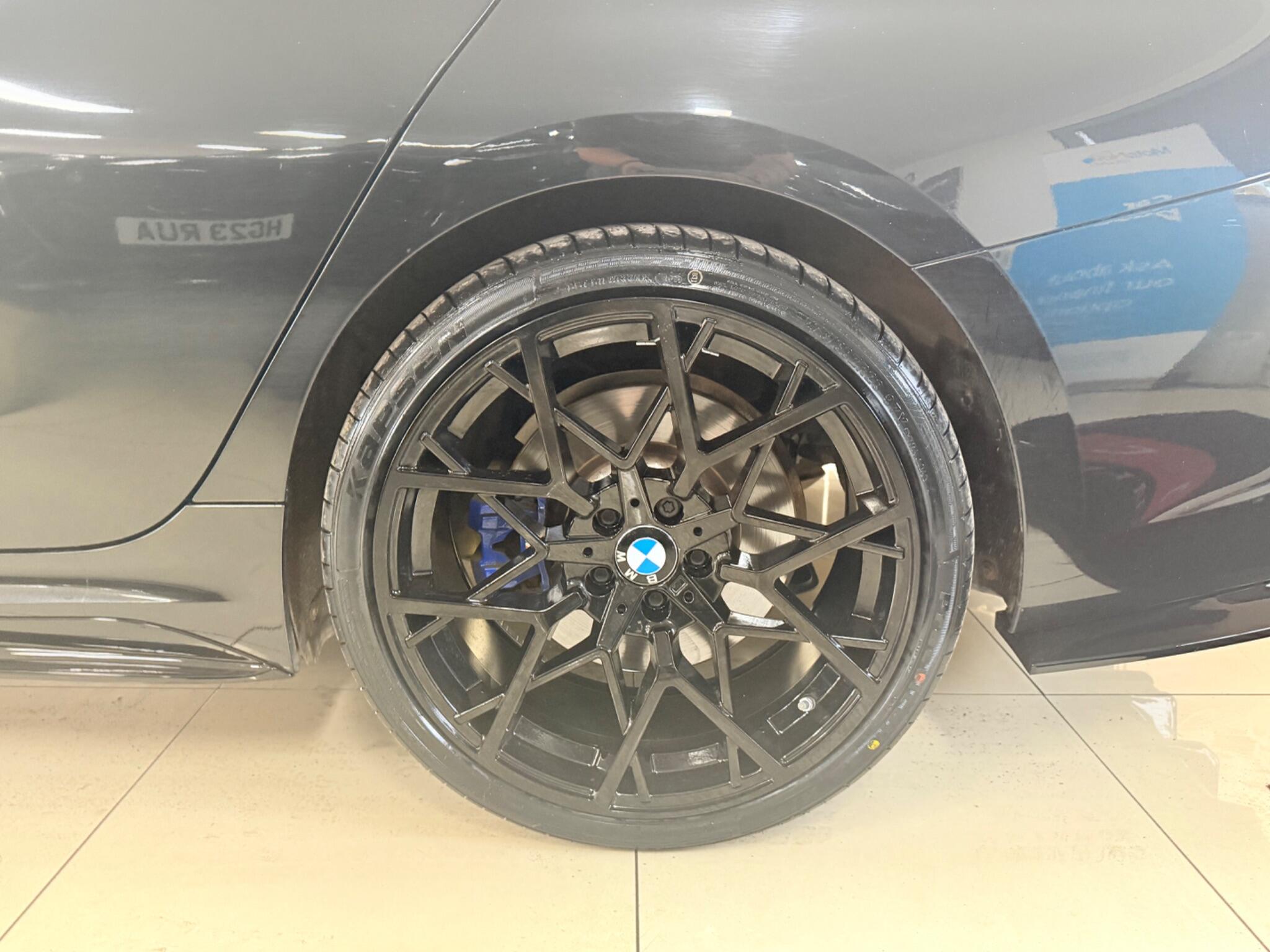 BMW 3 Series view 30