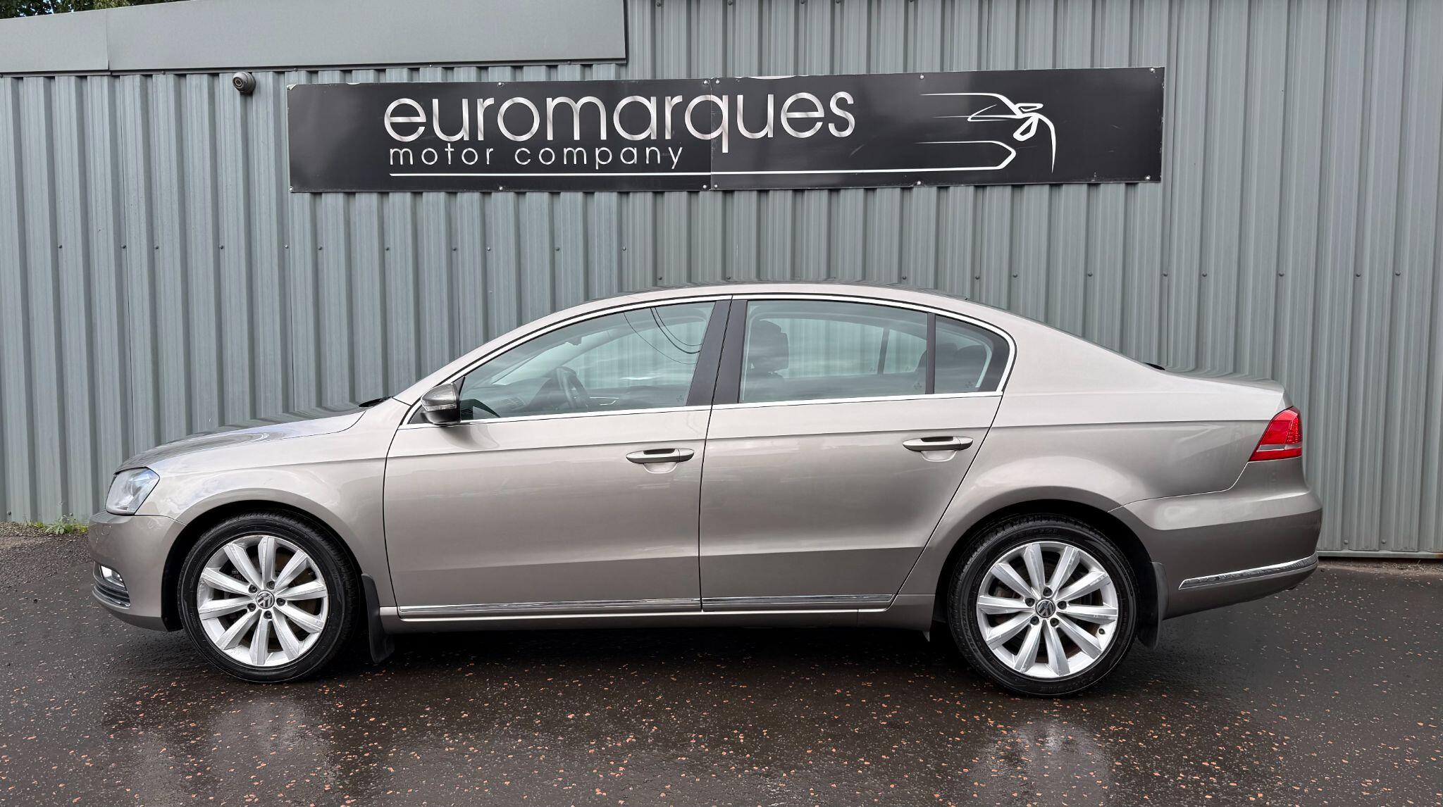 Volkswagen Passat view 8