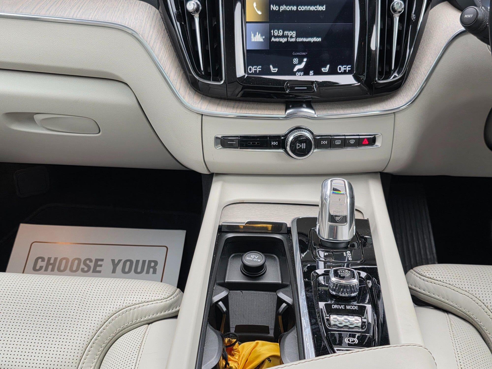 Volvo XC60 view 33