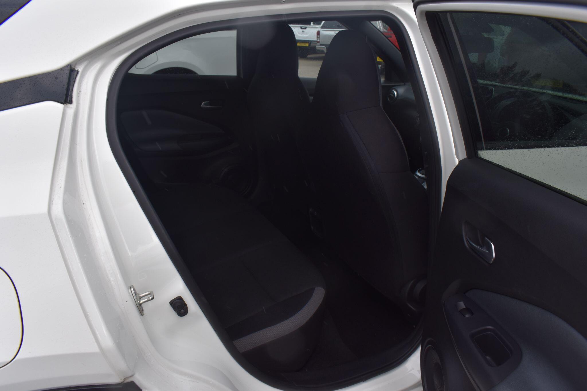 Juke - 1.0 DIG-T N-Connecta DCT Auto Euro 6 (s/s) 5dr - Image 12