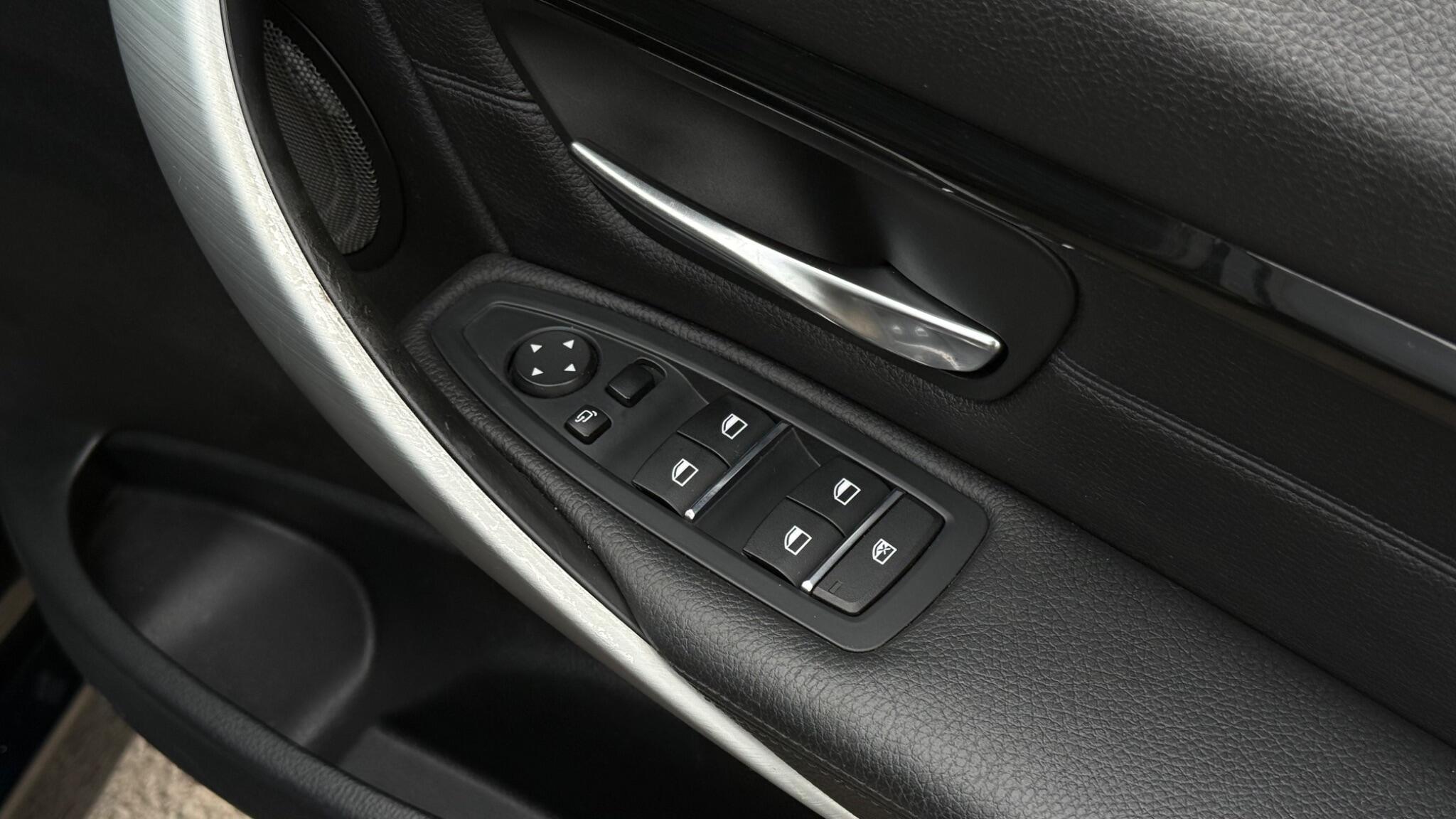 BMW 3 Series view 26