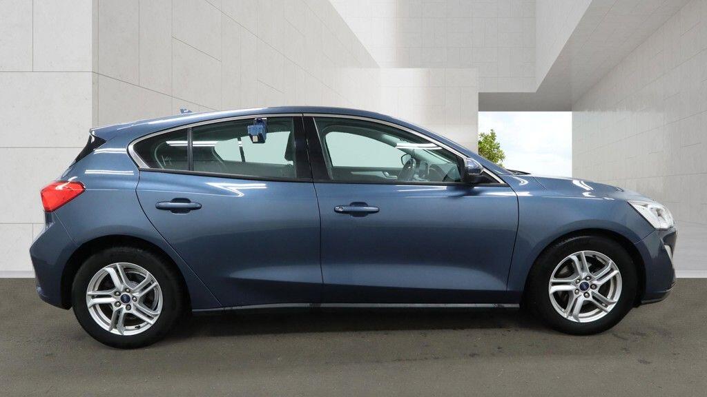 Ford Focus view 9
