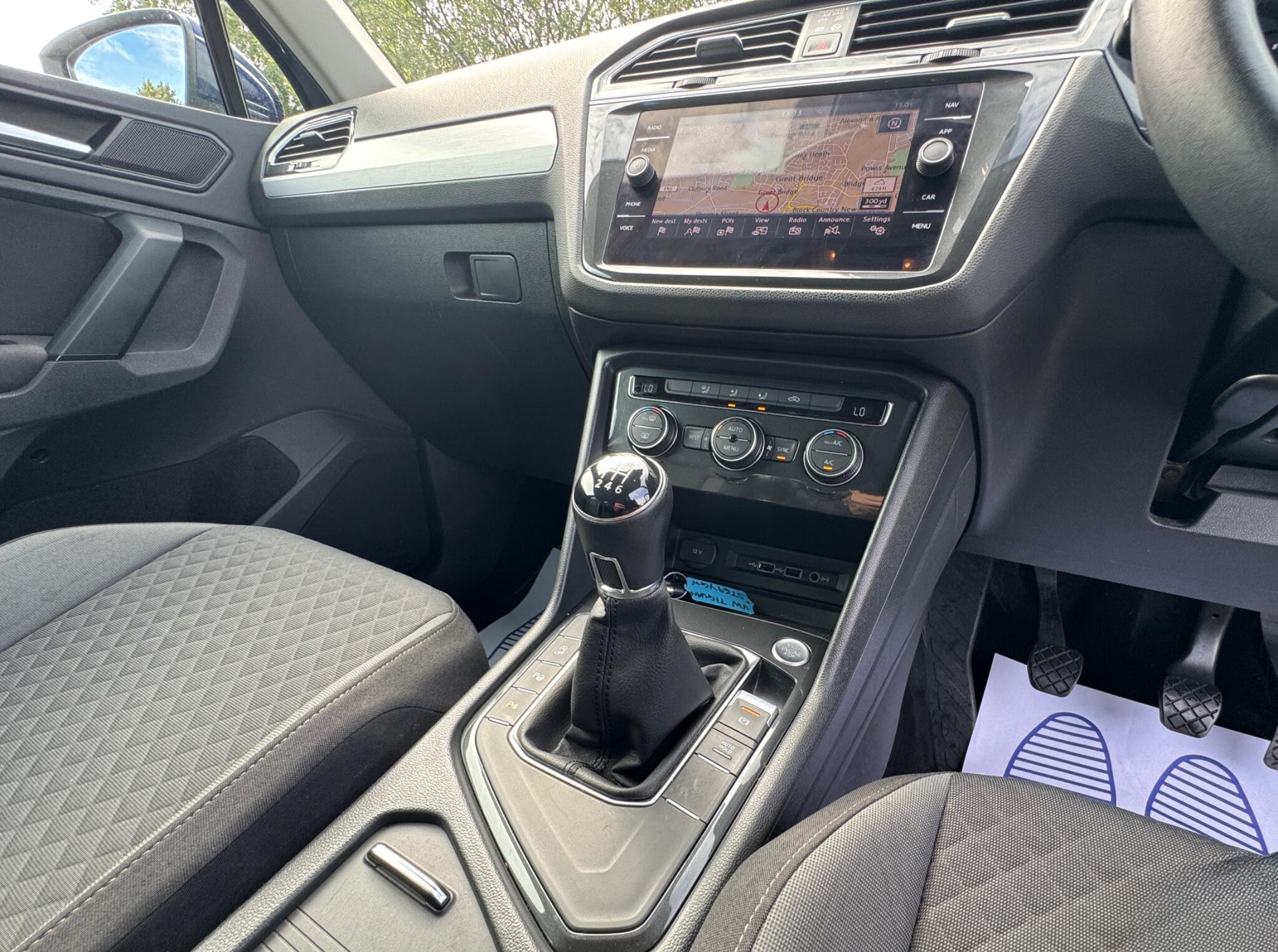 Volkswagen Tiguan view 44