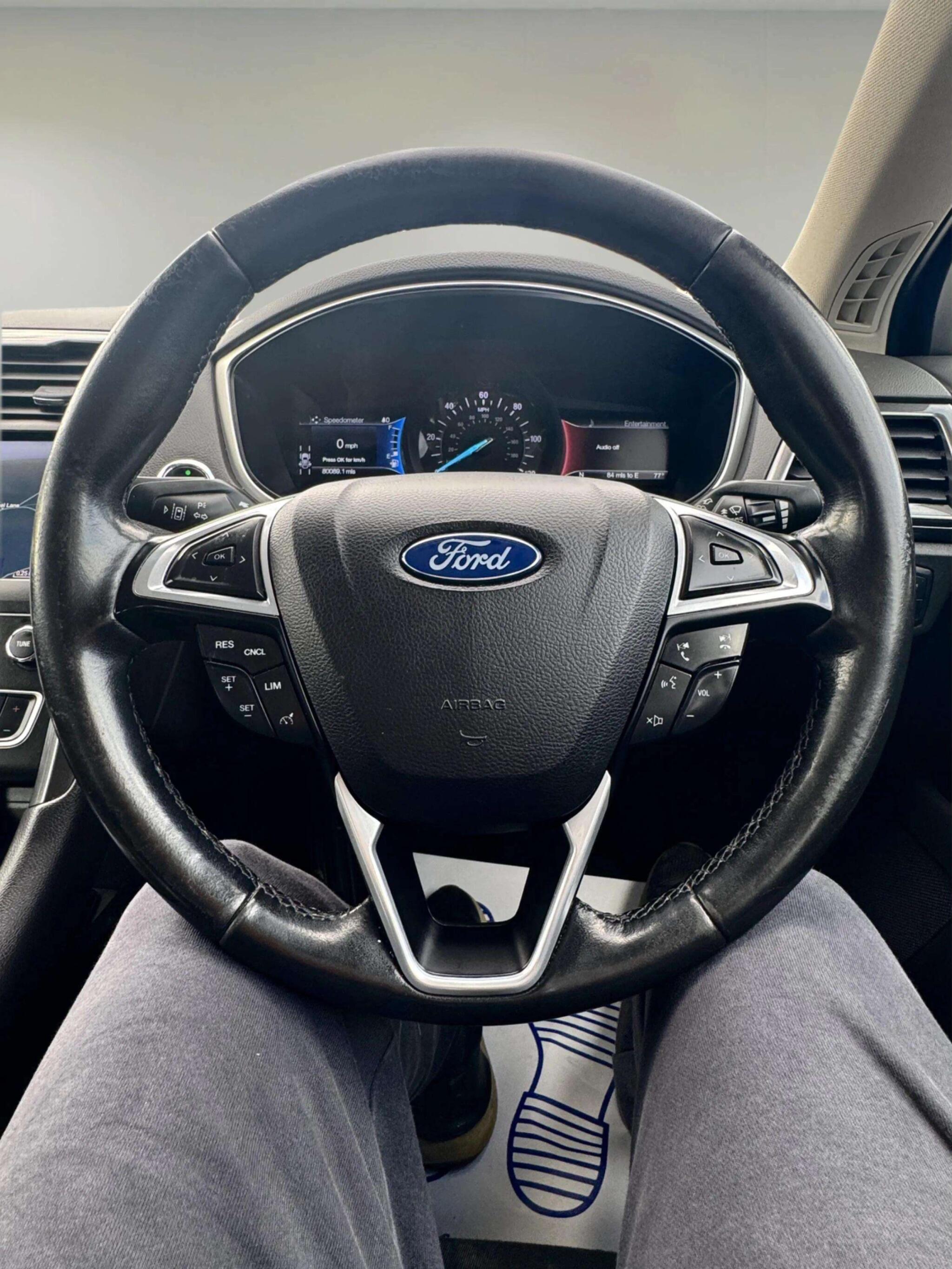 Ford Mondeo view 34