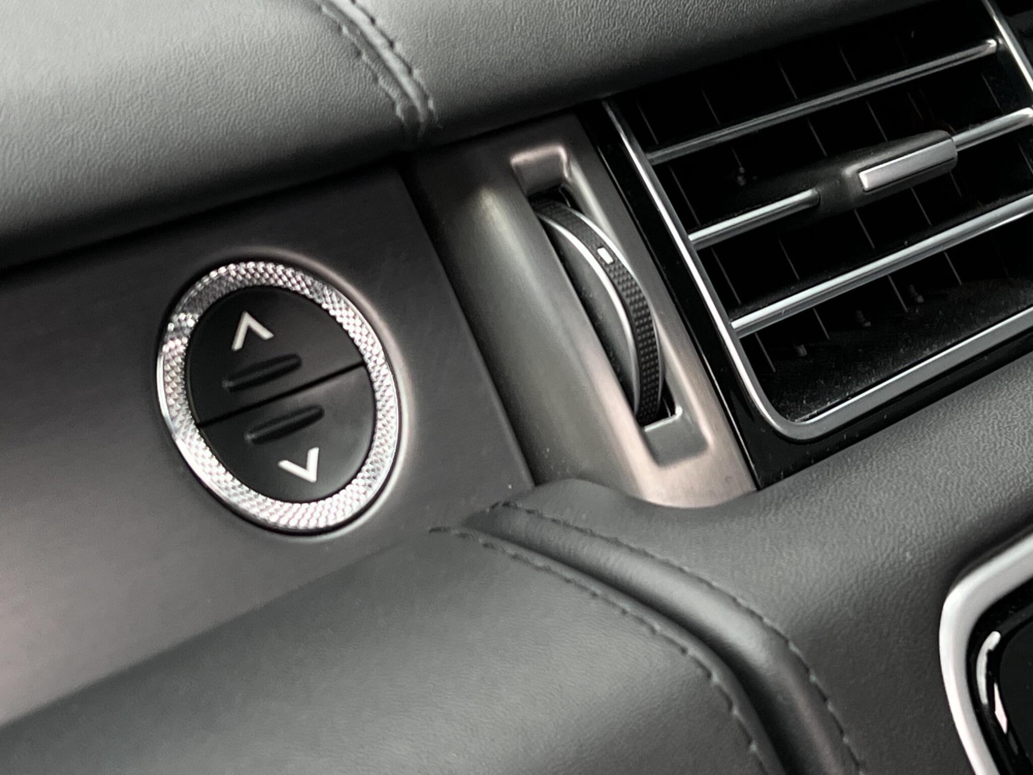 Land Rover Range Rover view 21