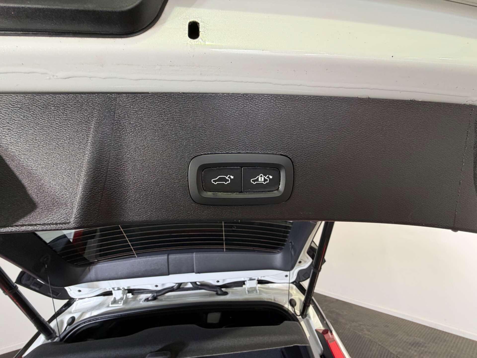 Volvo XC40 view 13