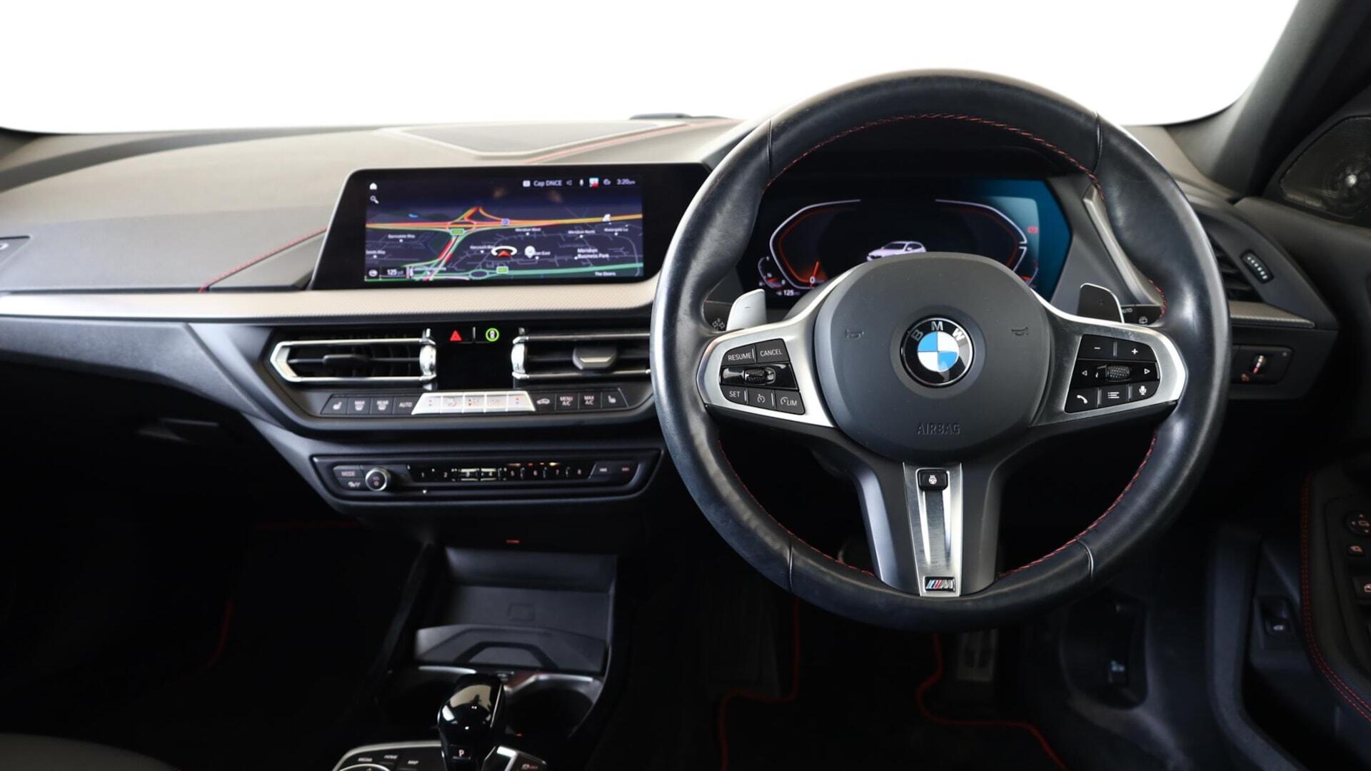 BMW 1 Series view 5