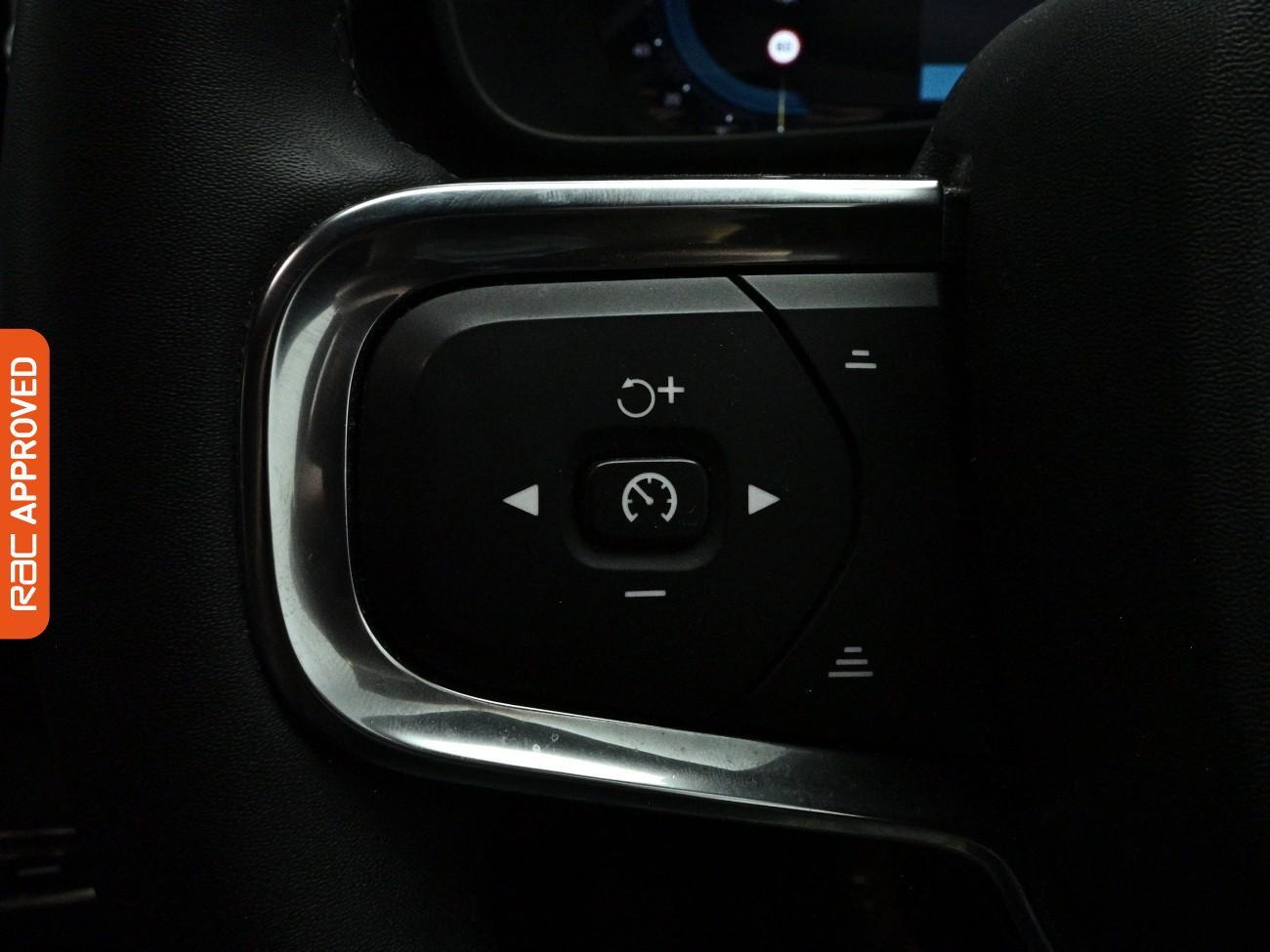 Volvo XC40 view 25