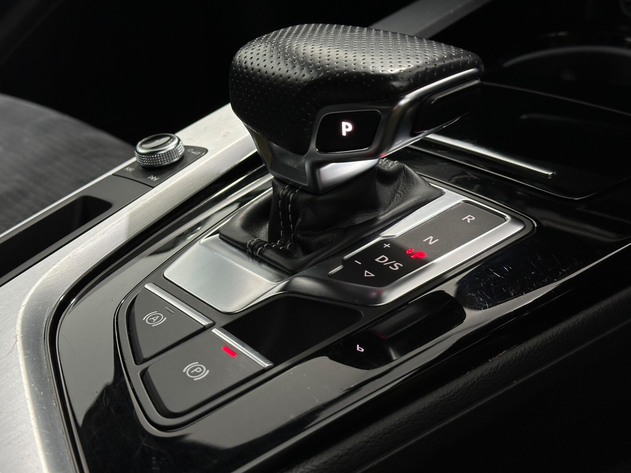 Audi A4 view 21