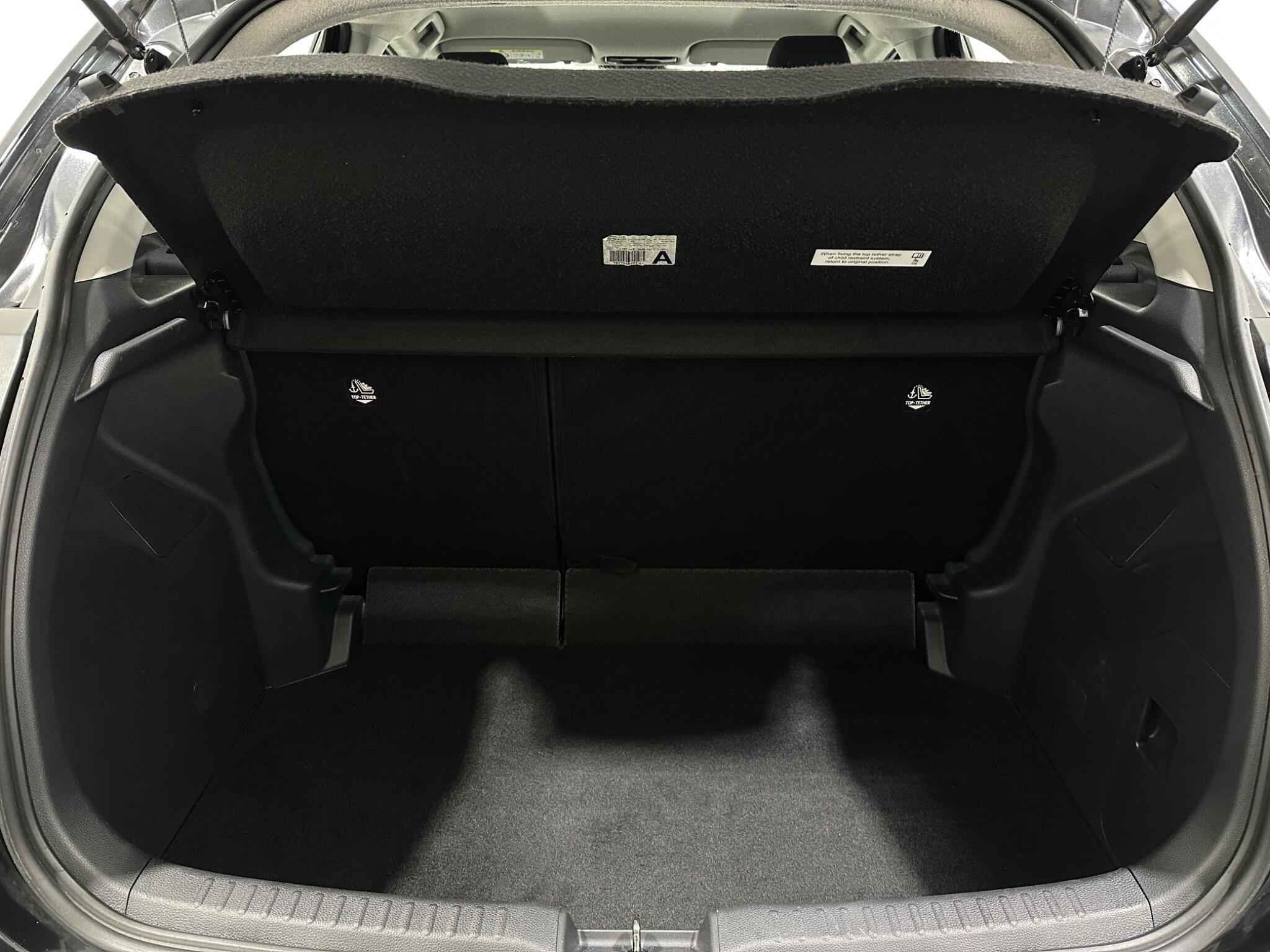 Mazda Mazda2 view 44