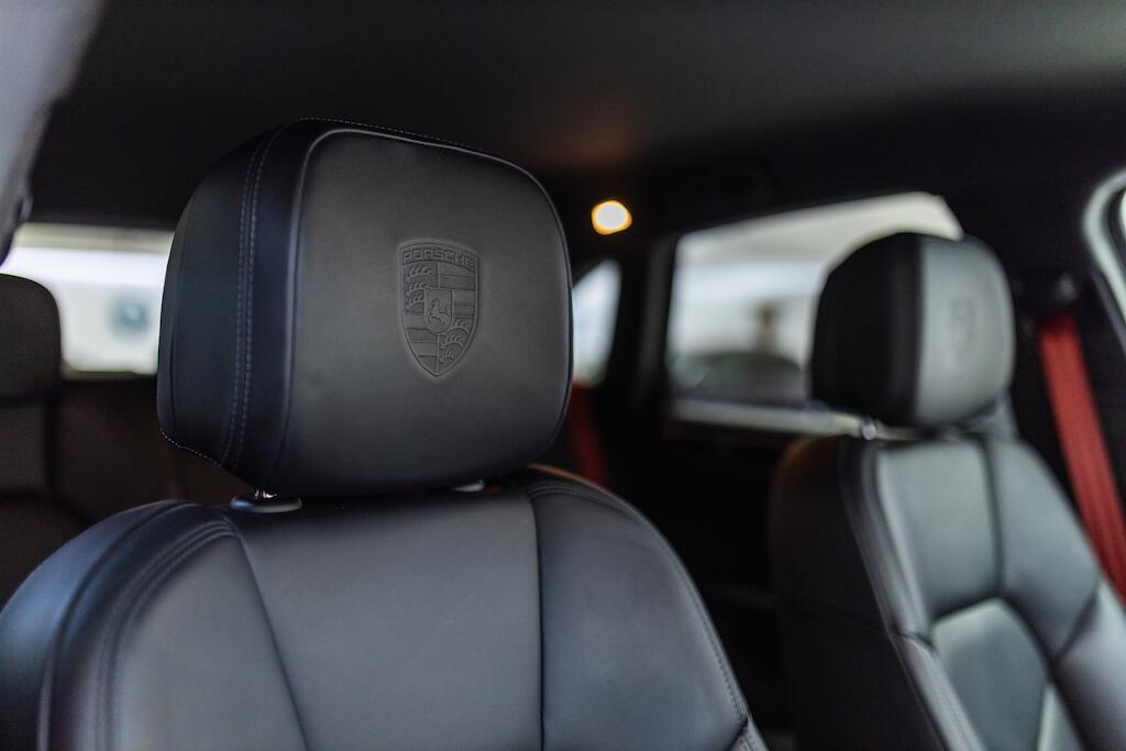 Porsche Macan view 21