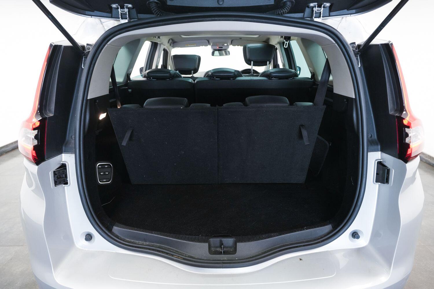 Renault Grand Scenic view 8