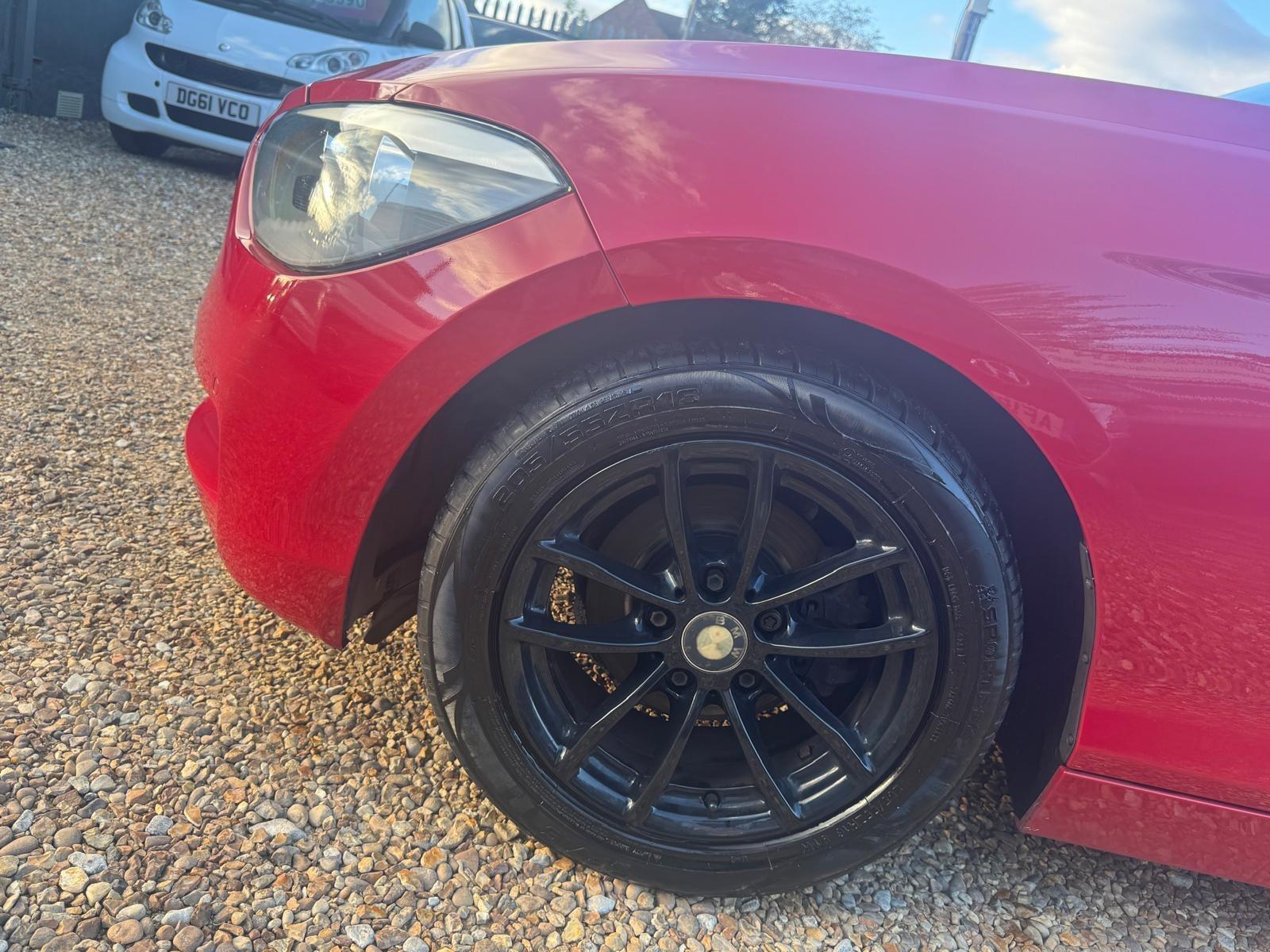 BMW 1 Series view 24