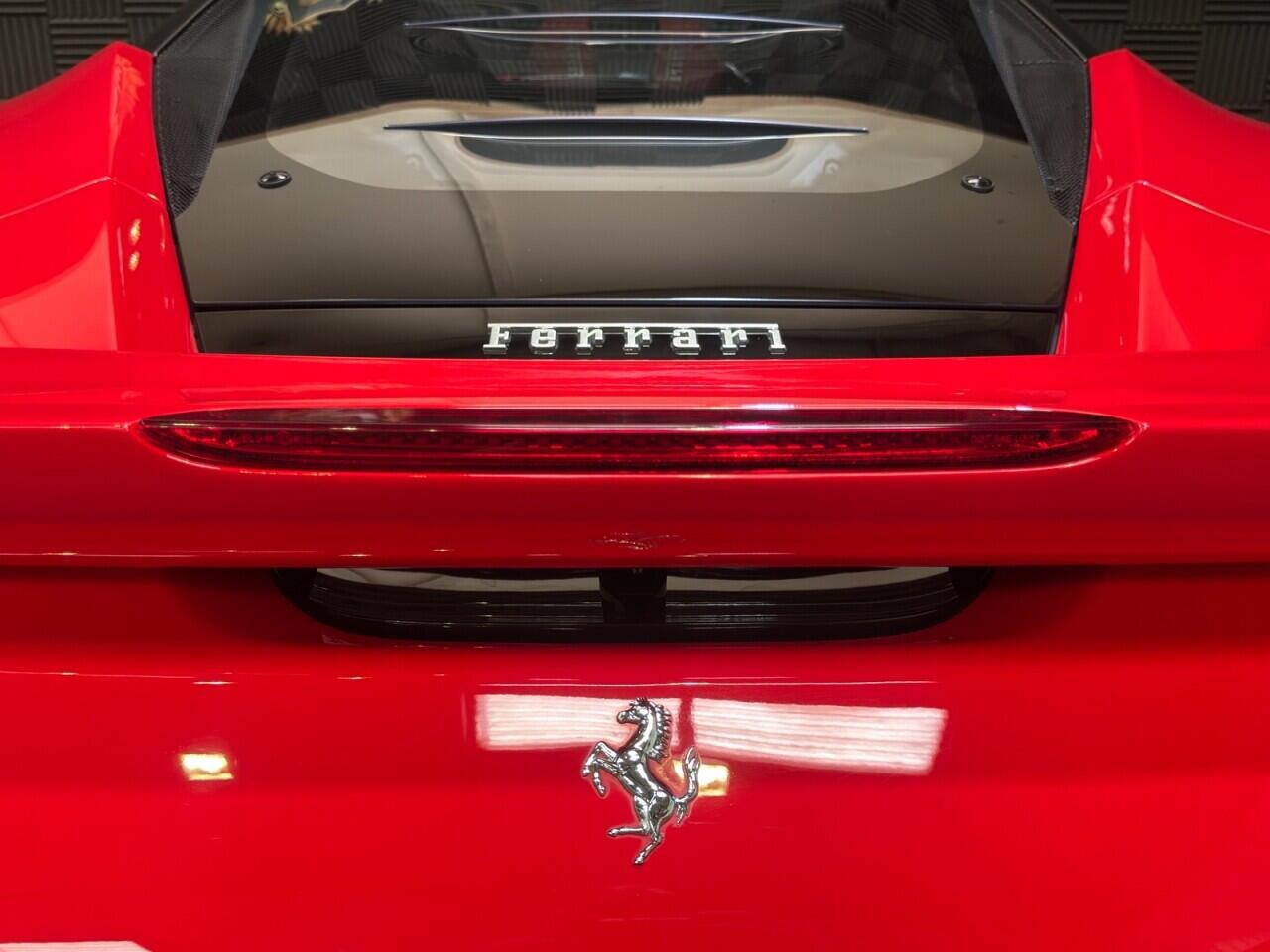 Ferrari F8 Tributo view 27