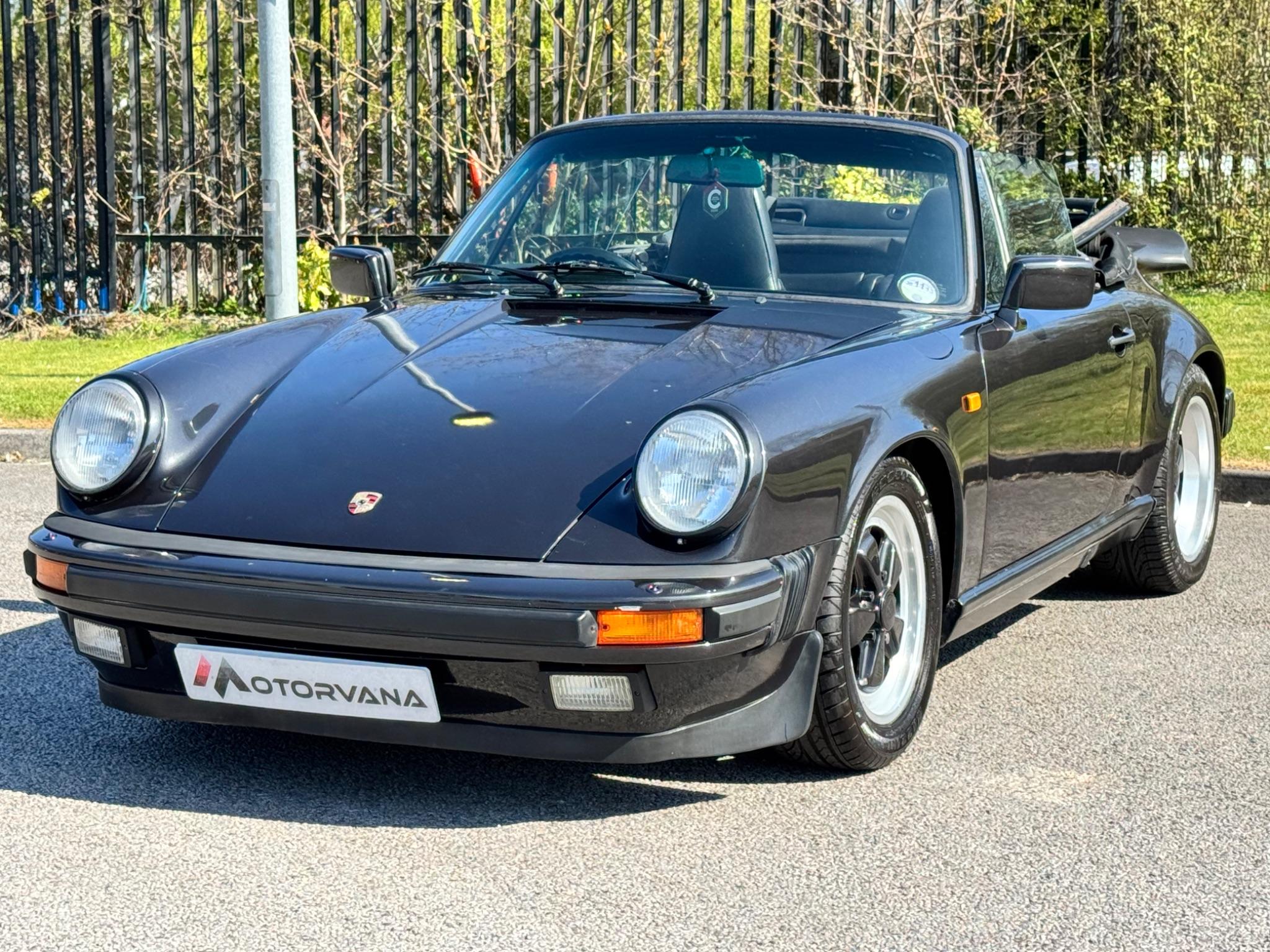 Porsche 911 view 3