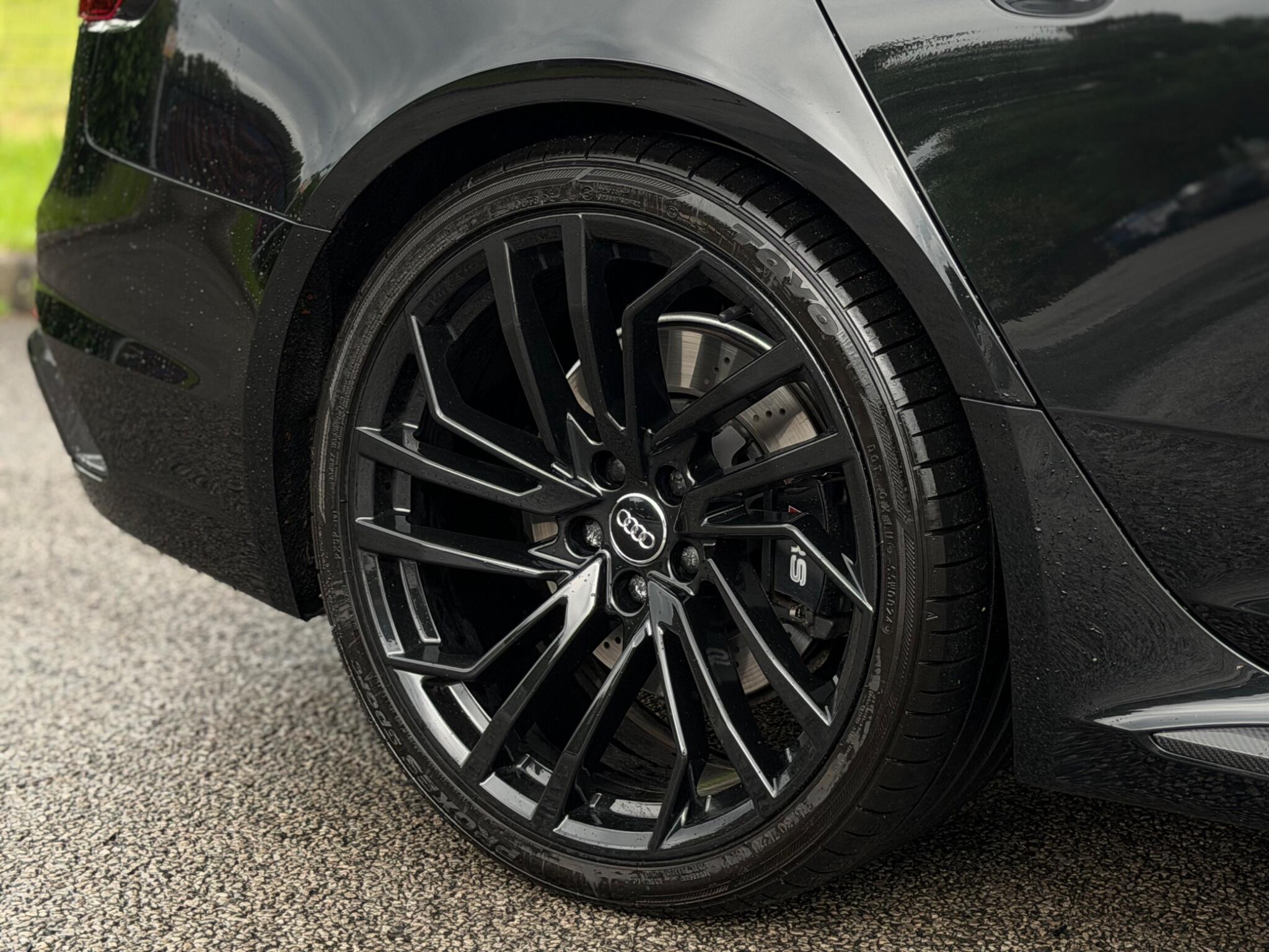 Audi RS4 view 40