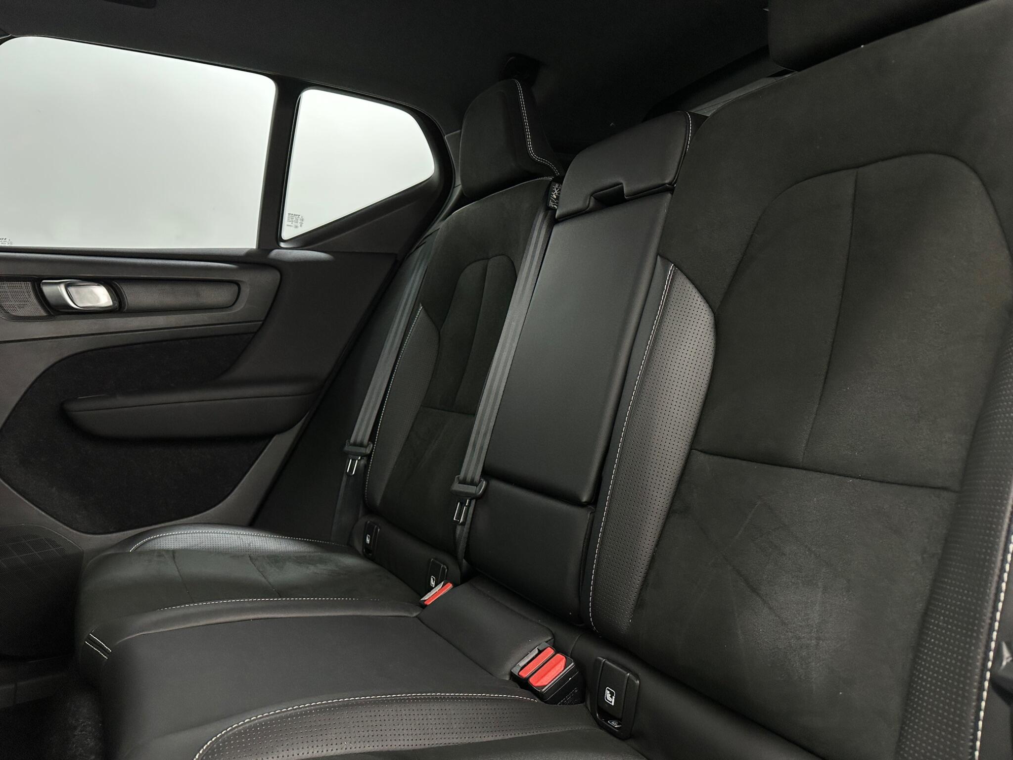 Volvo XC40 view 37