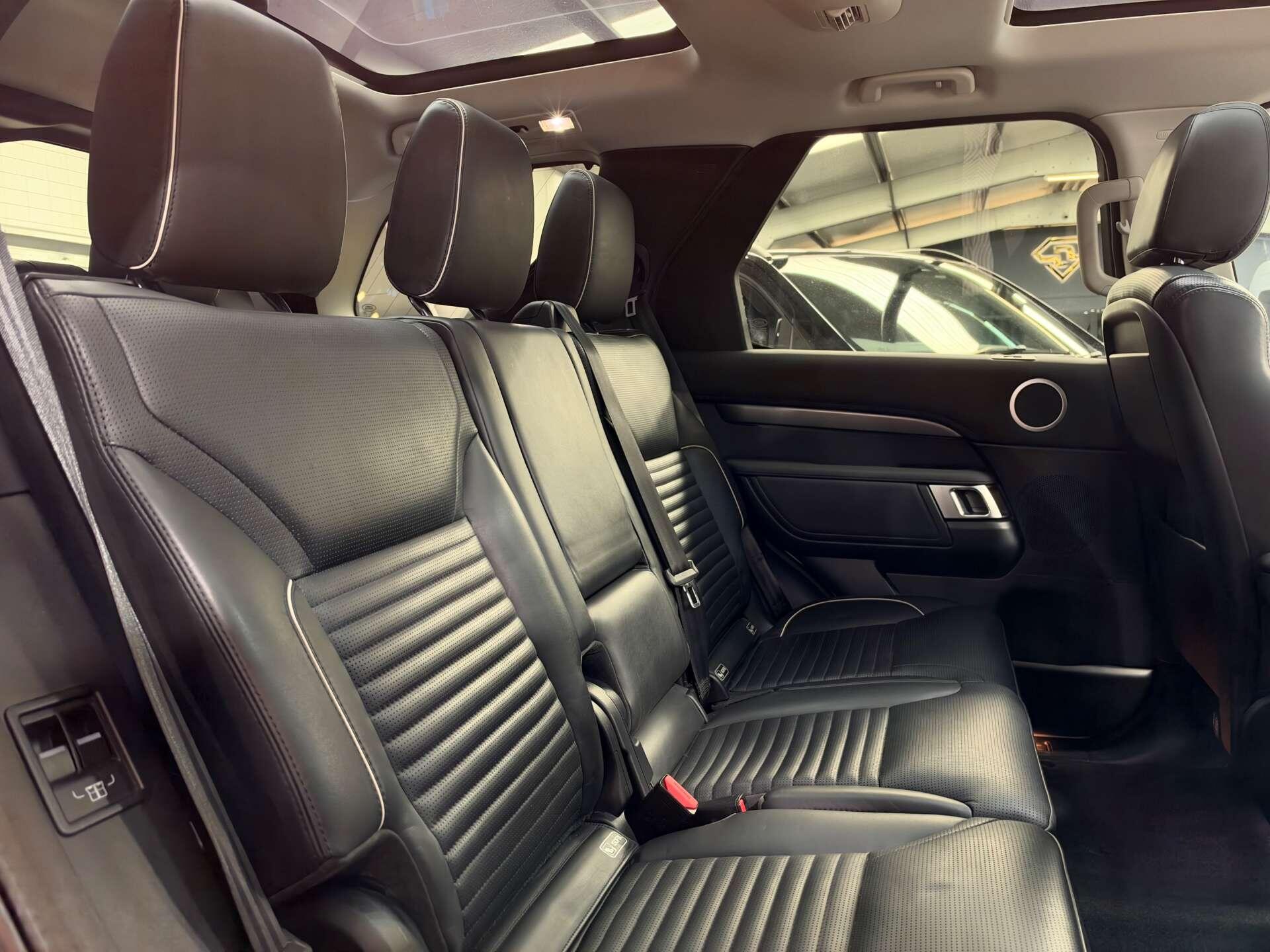 Land Rover Discovery view 32