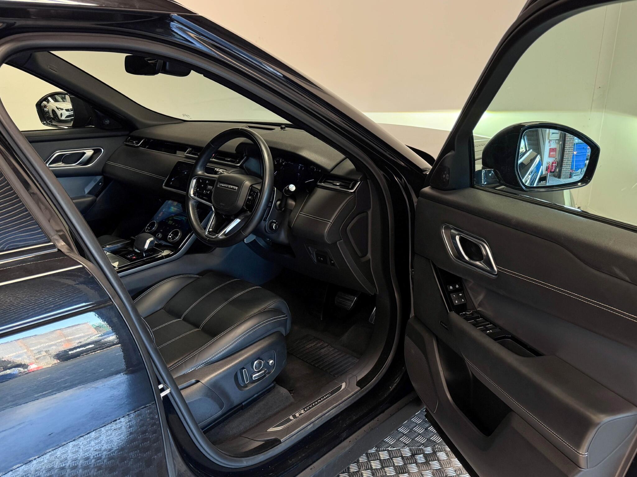 Land Rover Range Rover Velar view 29