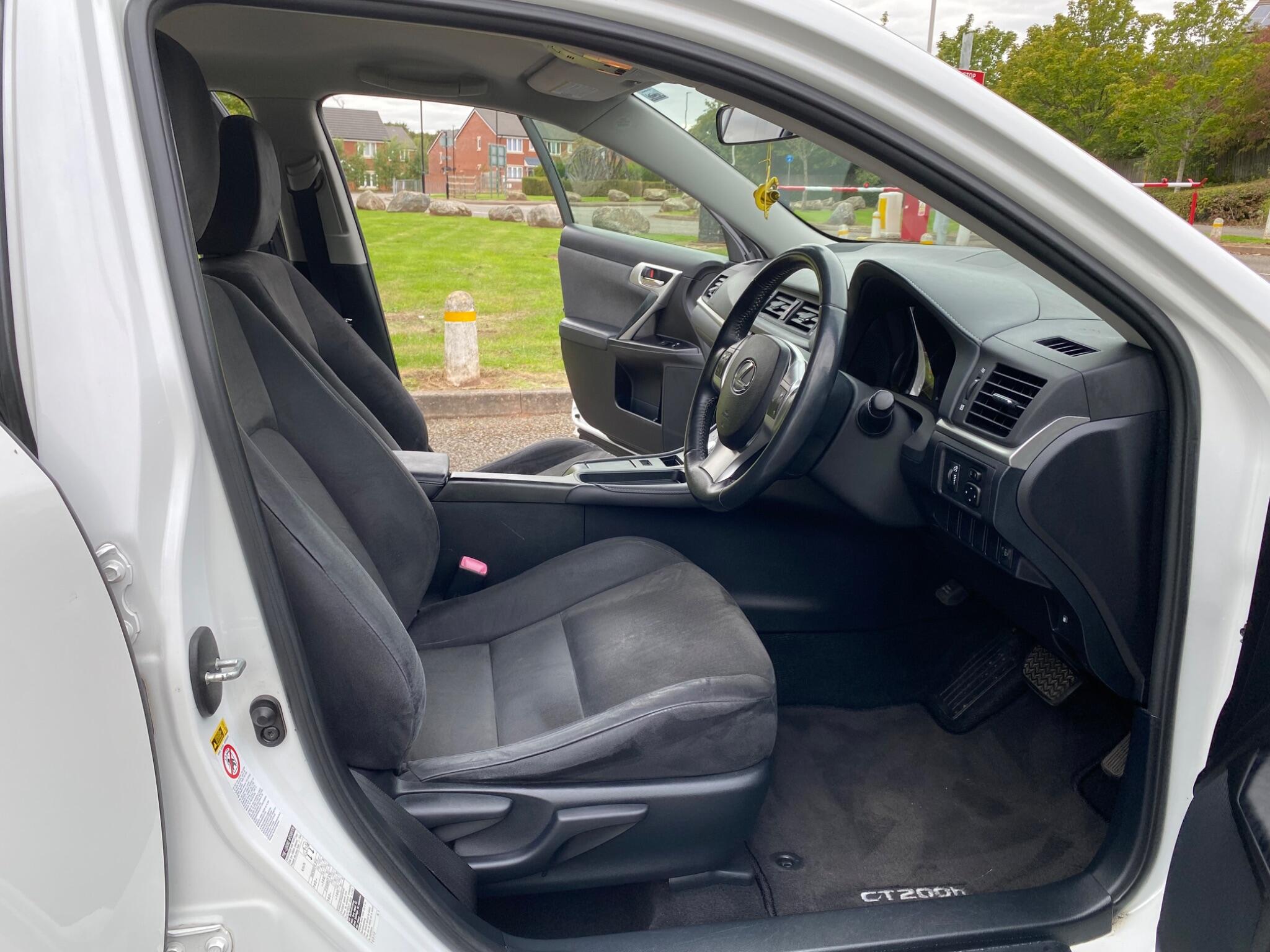 Lexus CT view 12