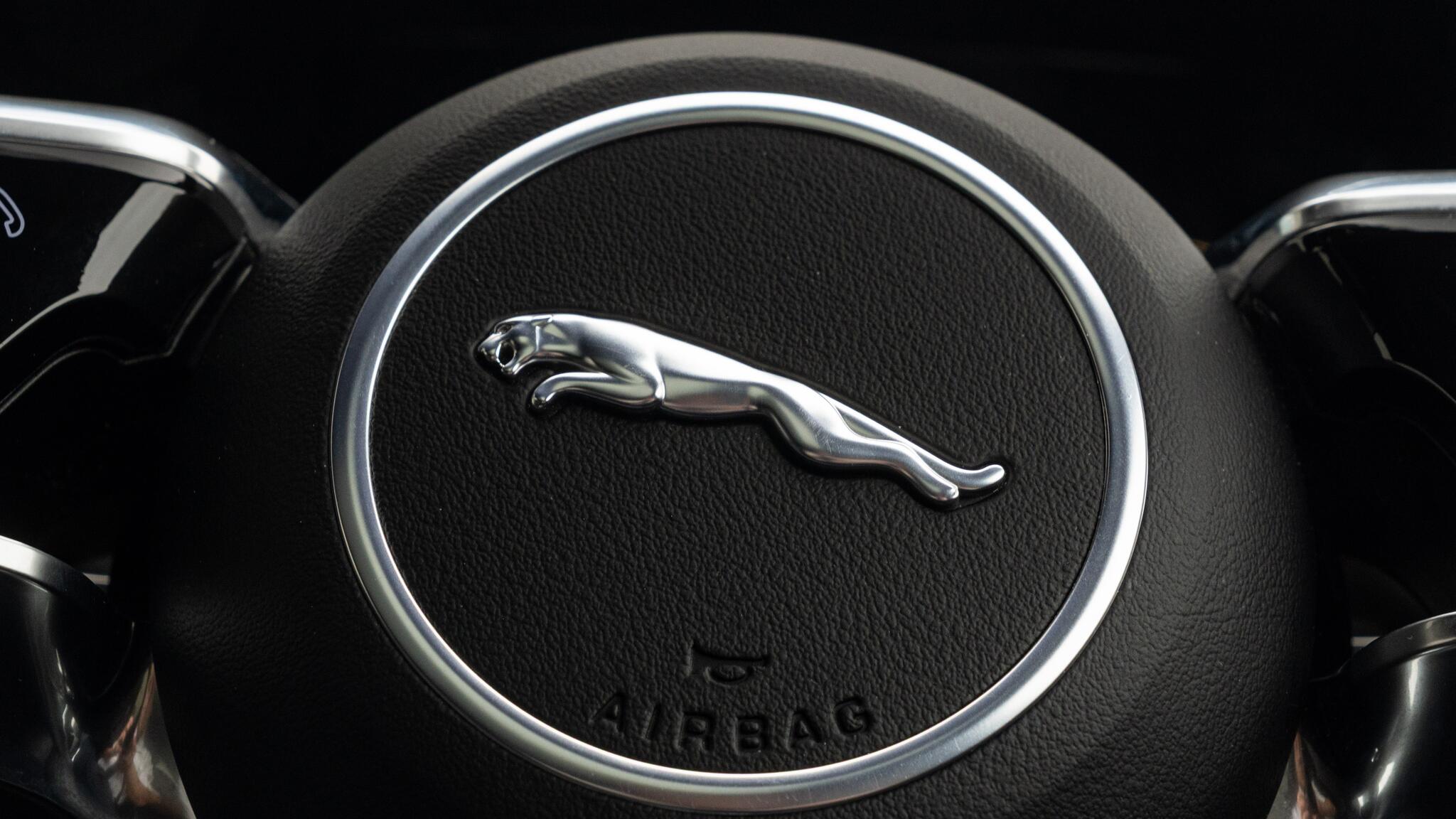 Jaguar F-Pace view 35
