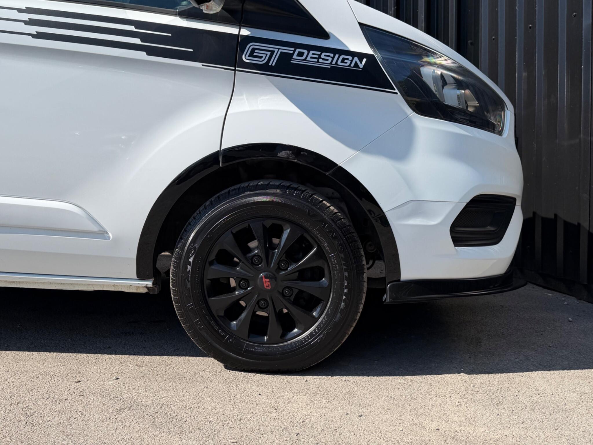 Ford Transit Custom view 23