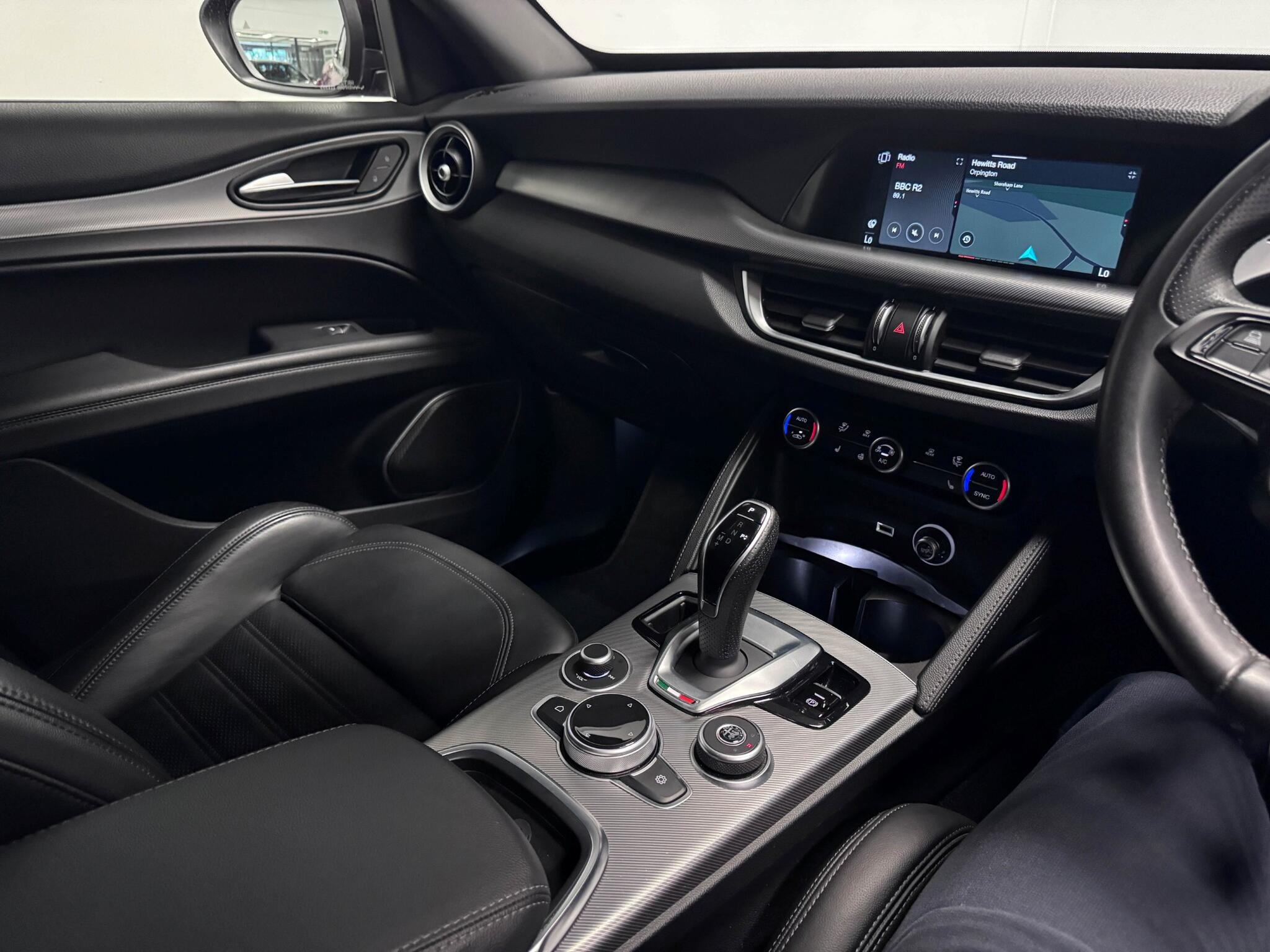 Alfa Romeo Stelvio view 34