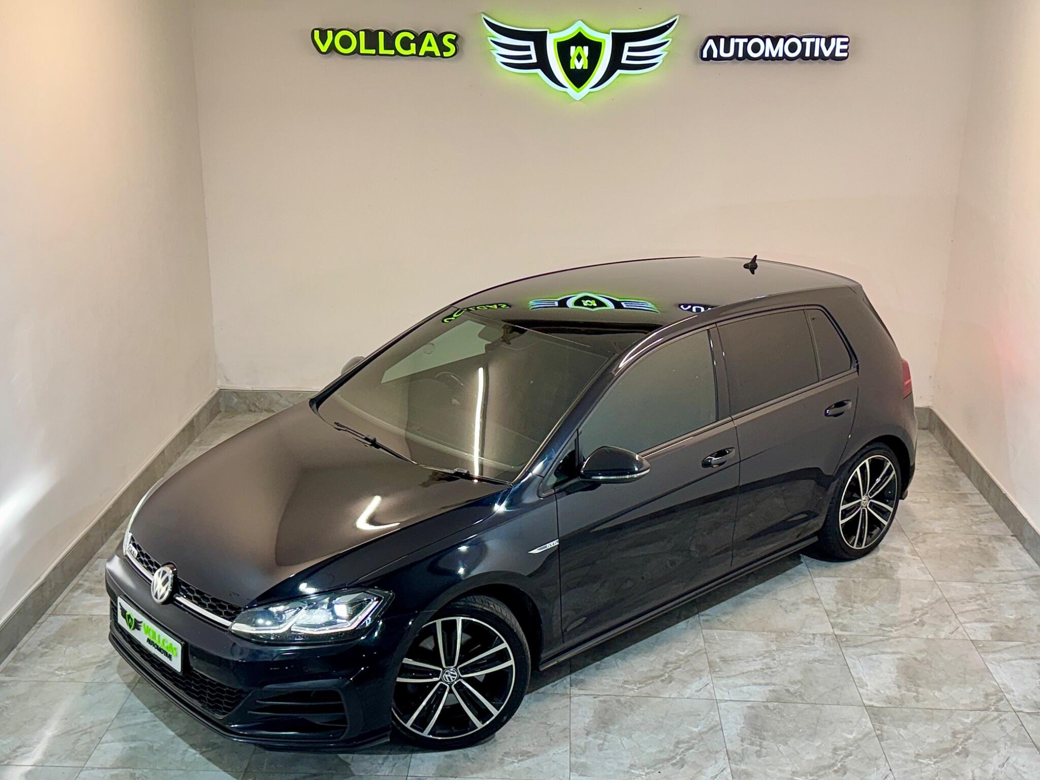 Volkswagen Golf view 3