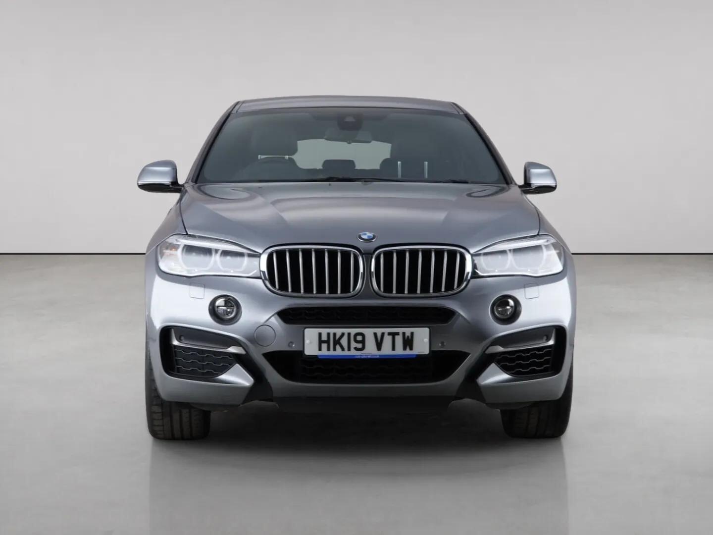 BMW X6 view 5