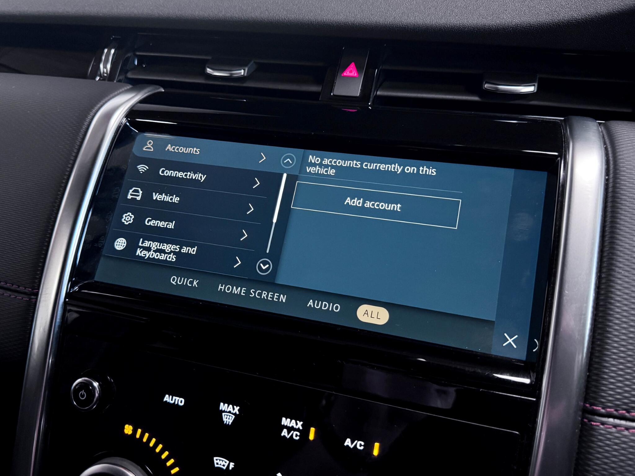 Land Rover Discovery Sport view 64