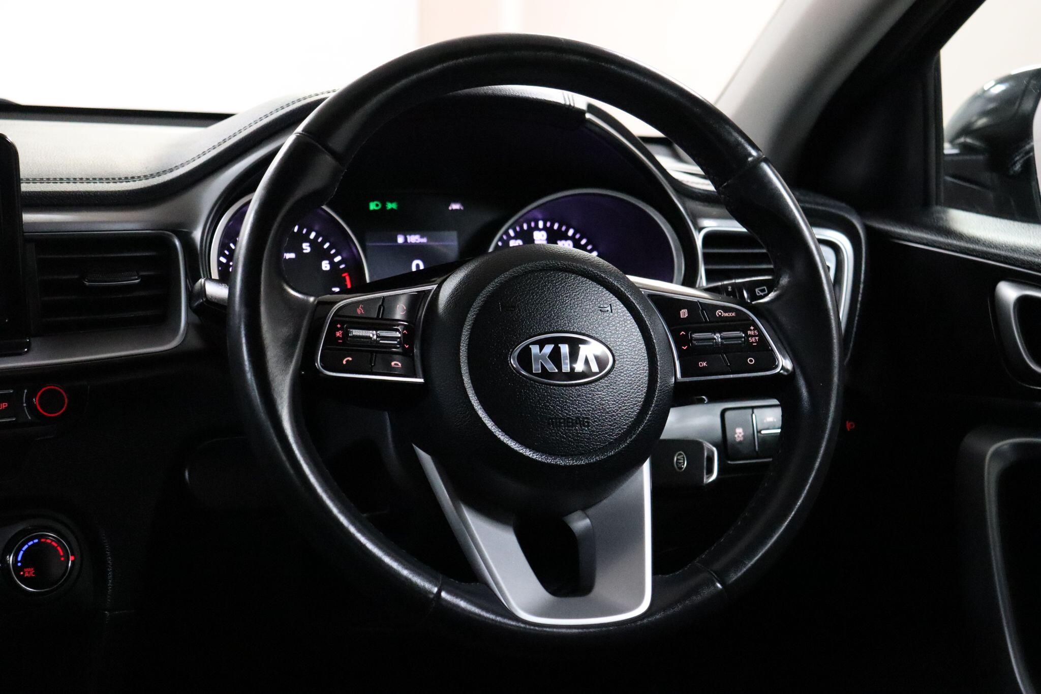 Kia Ceed view 45