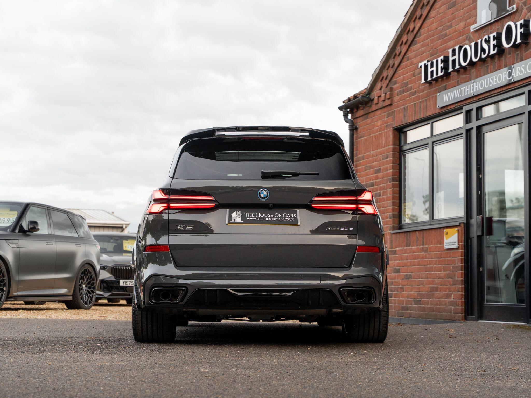 BMW X5 view 16